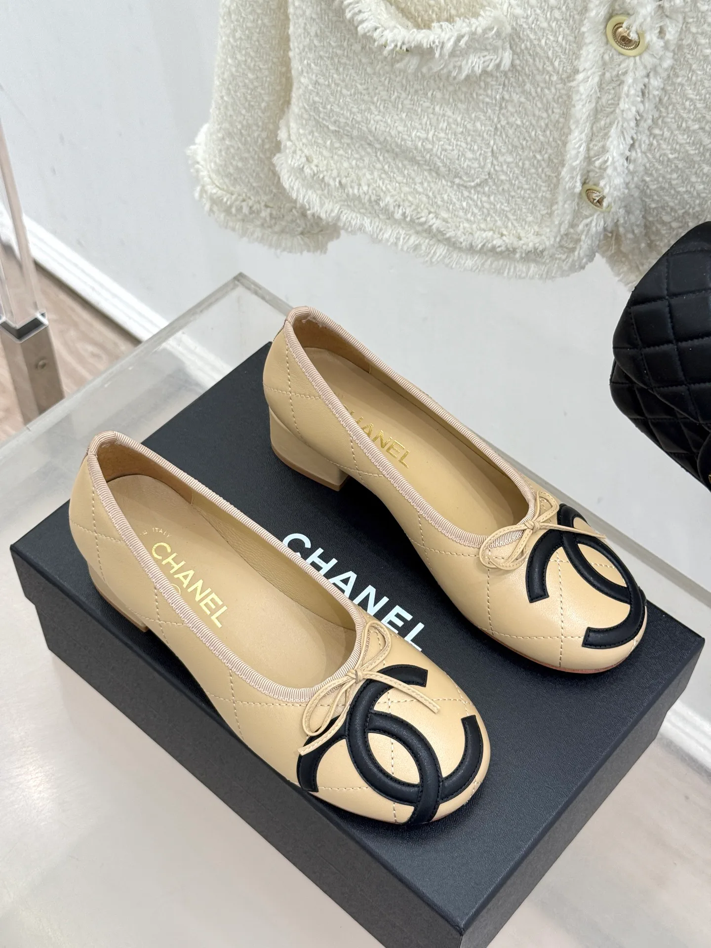Women's Ballet Flats CHANEL 17303673