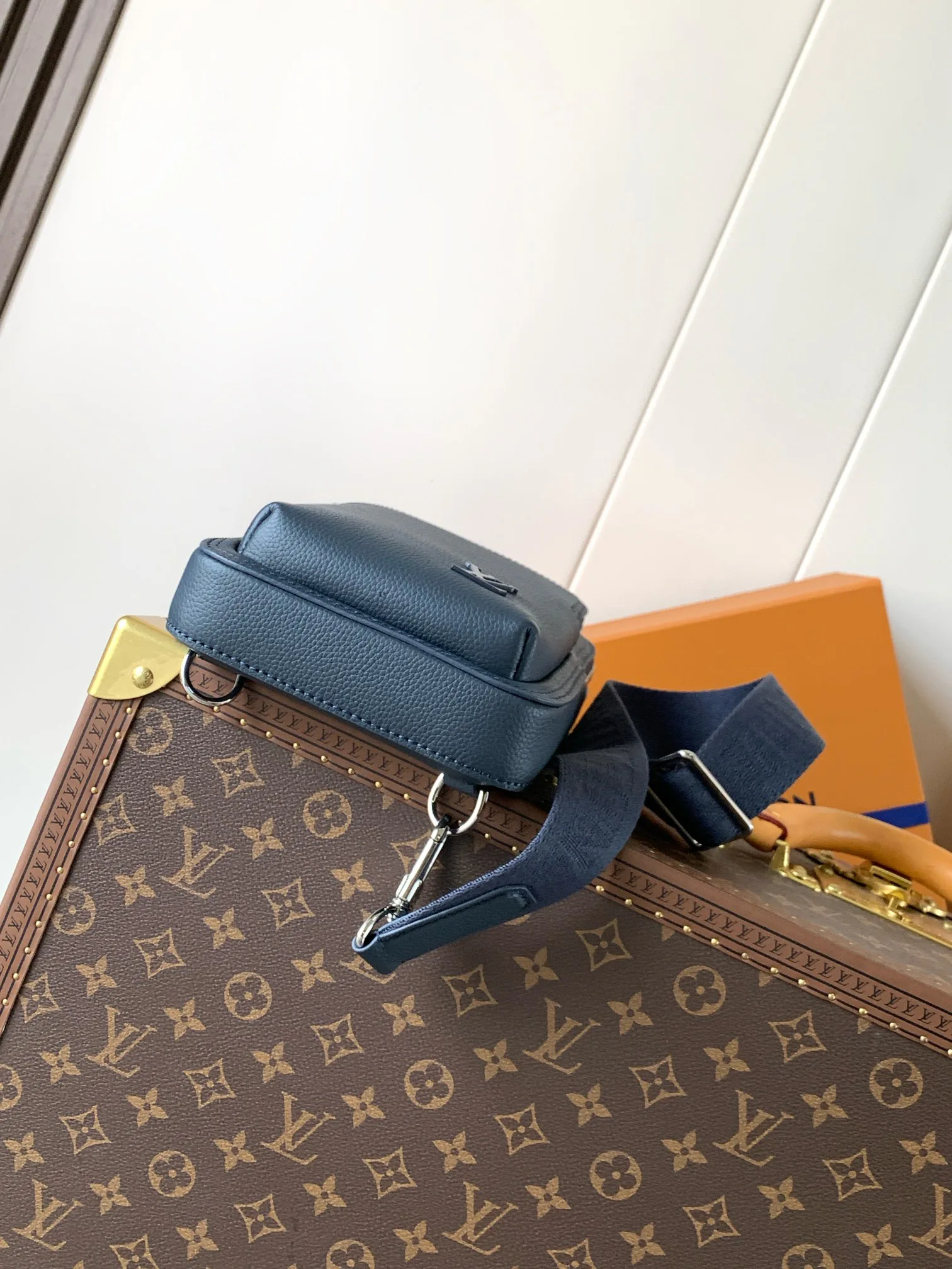 Women's Shoulder Bags LOUIS VUITTON 17948719