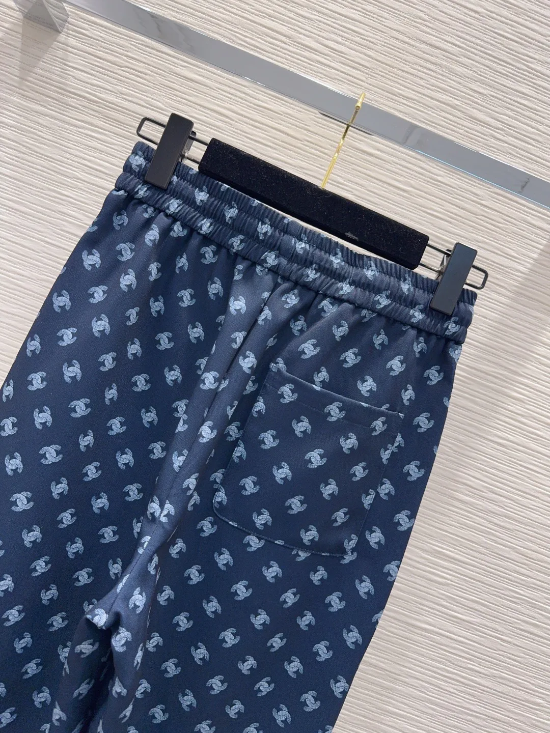 Women's Trousers CHANEL 18388715
