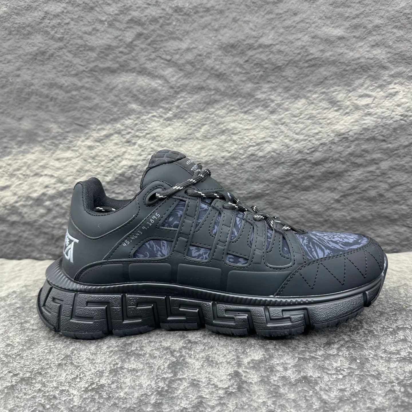 Men's Sneakers VERSACE 18154141