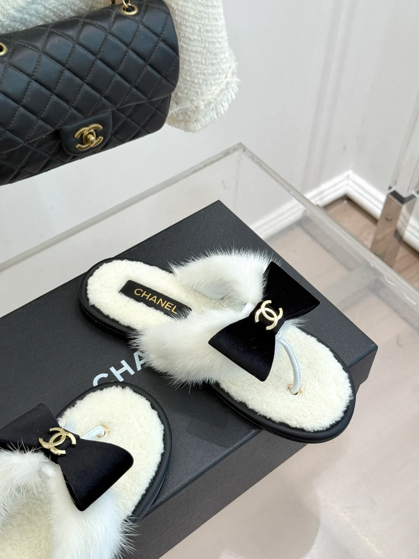 Women's Flip-Flops CHANEL 17827555