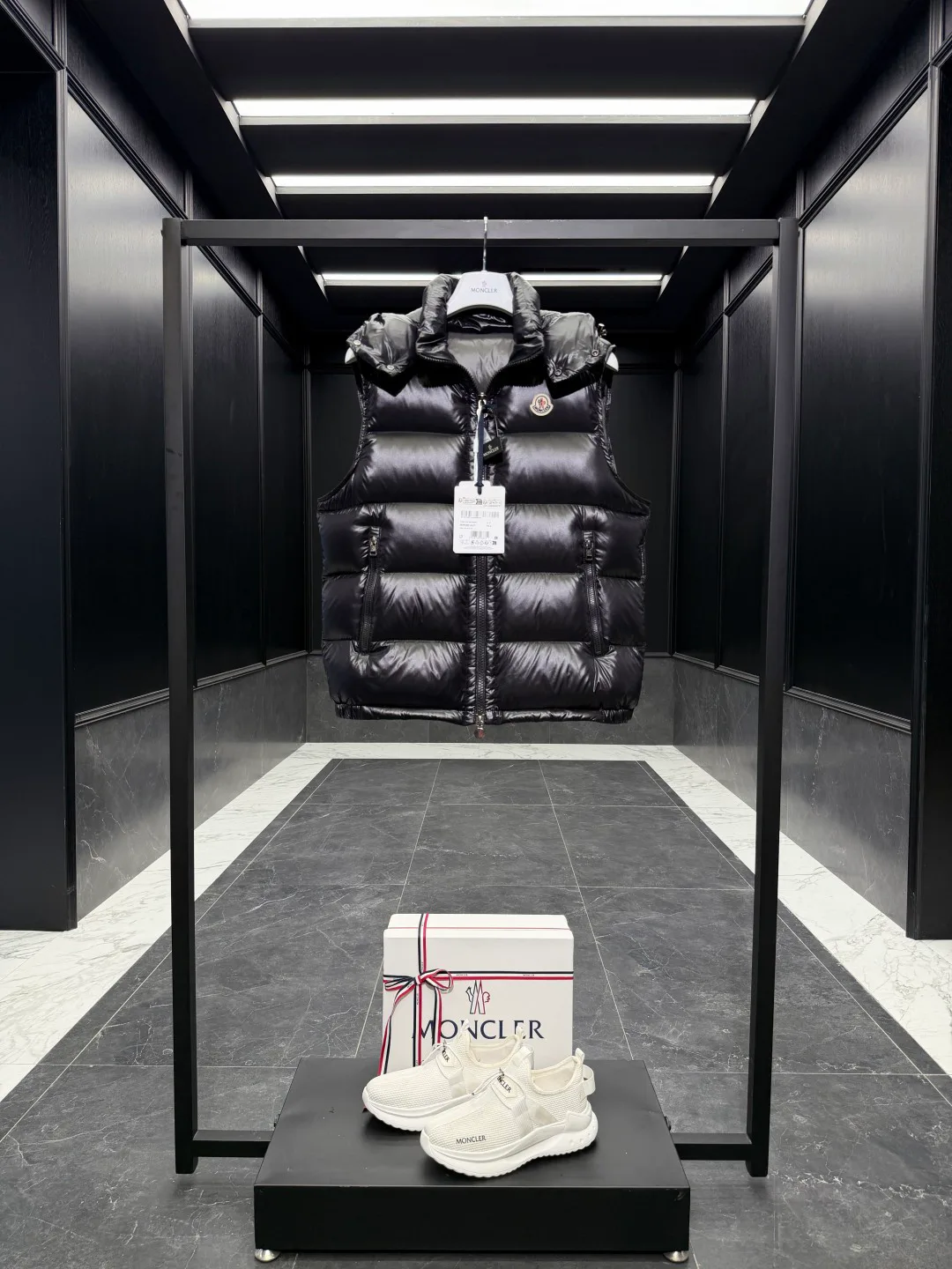 Men's Vests MONCLER 18492235