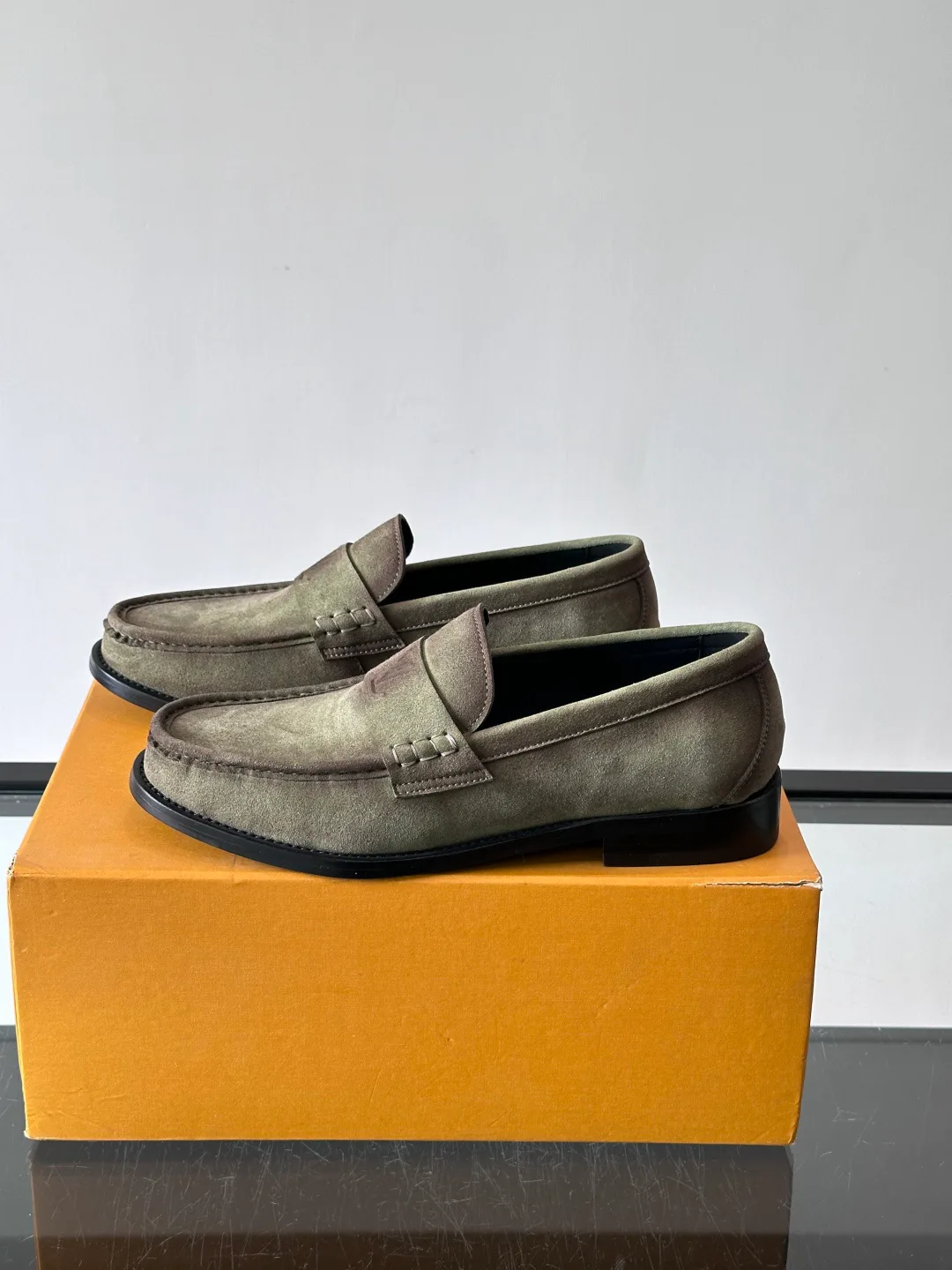 Men's Loafers And Dress Shoes LOUIS VUITTON 18101962