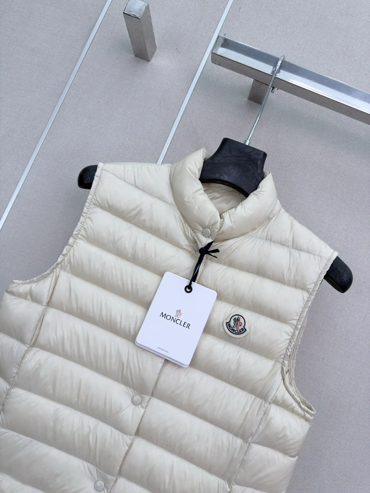 Women's Jackets And Down Jackets MONCLER 18108523