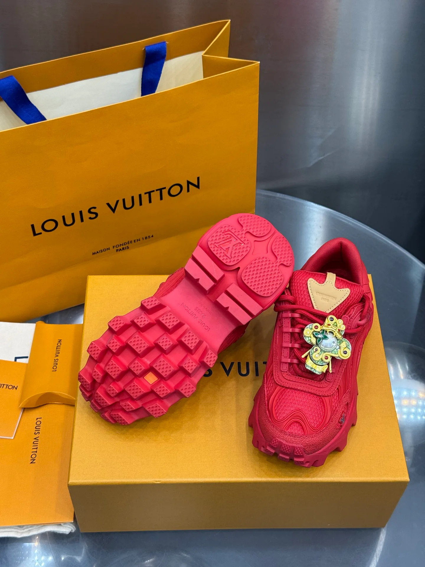 Women's Sneakers LOUIS VUITTON 18202599