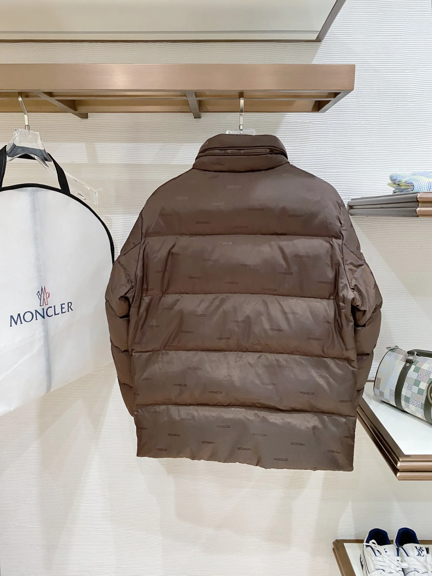 Men's Jackets And Down Jackets MONCLER 17930665