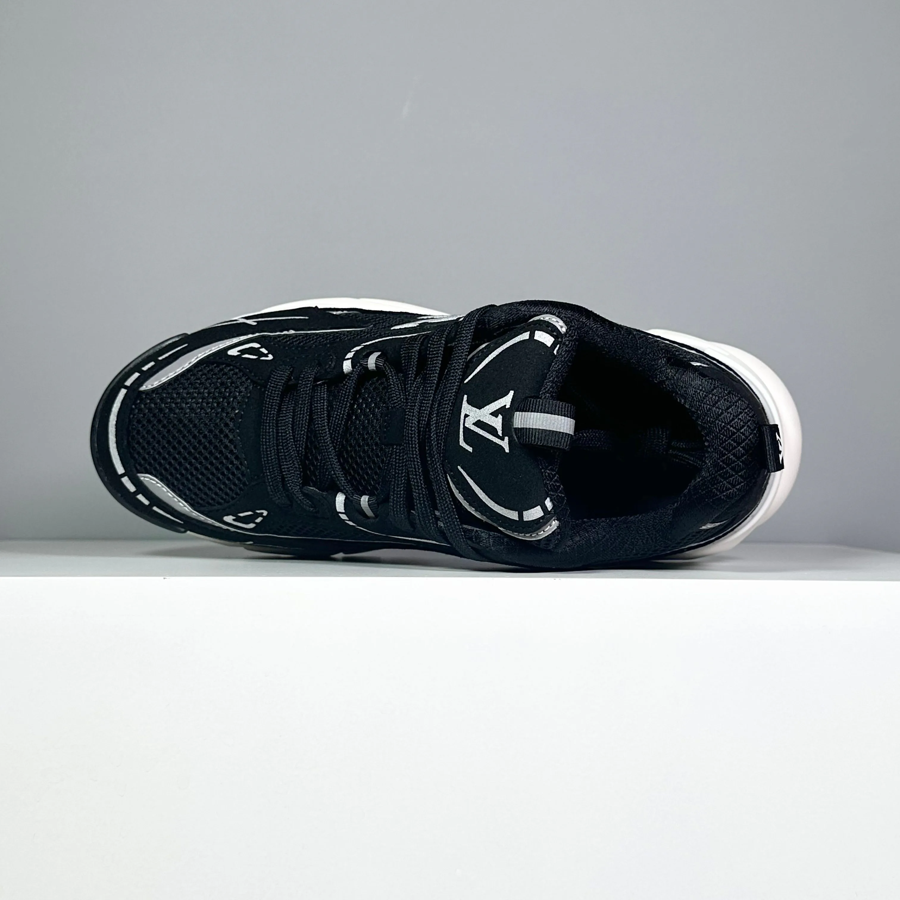 Women's Sneakers LOUIS VUITTON 17682021