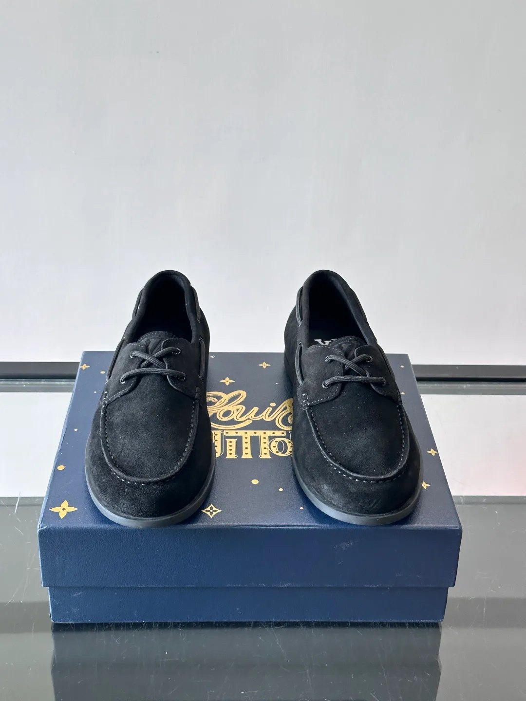 Men's Loafers And Dress Shoes LOUIS VUITTON 17941073
