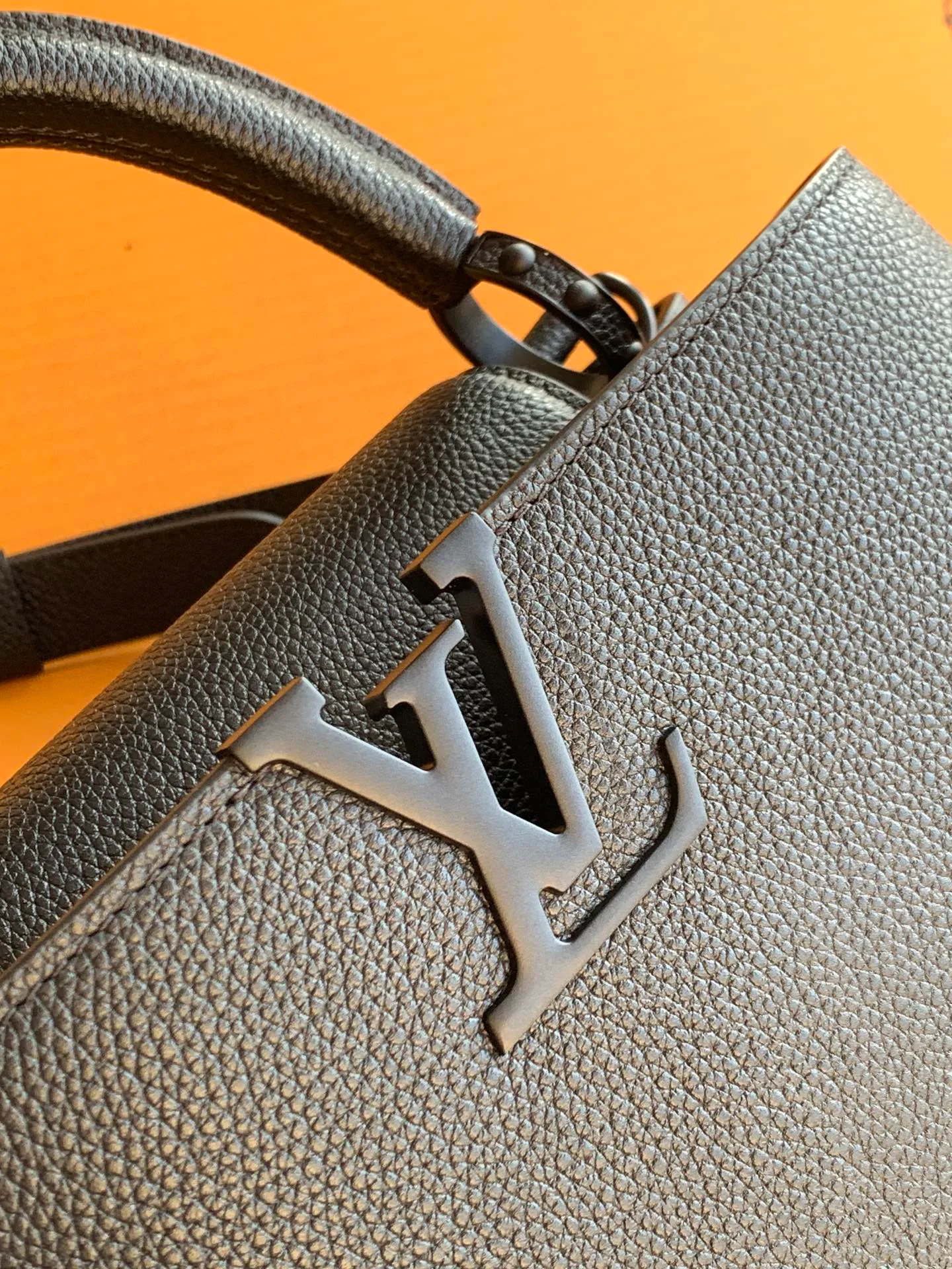Women's Classic Handbags LOUIS VUITTON 18521004