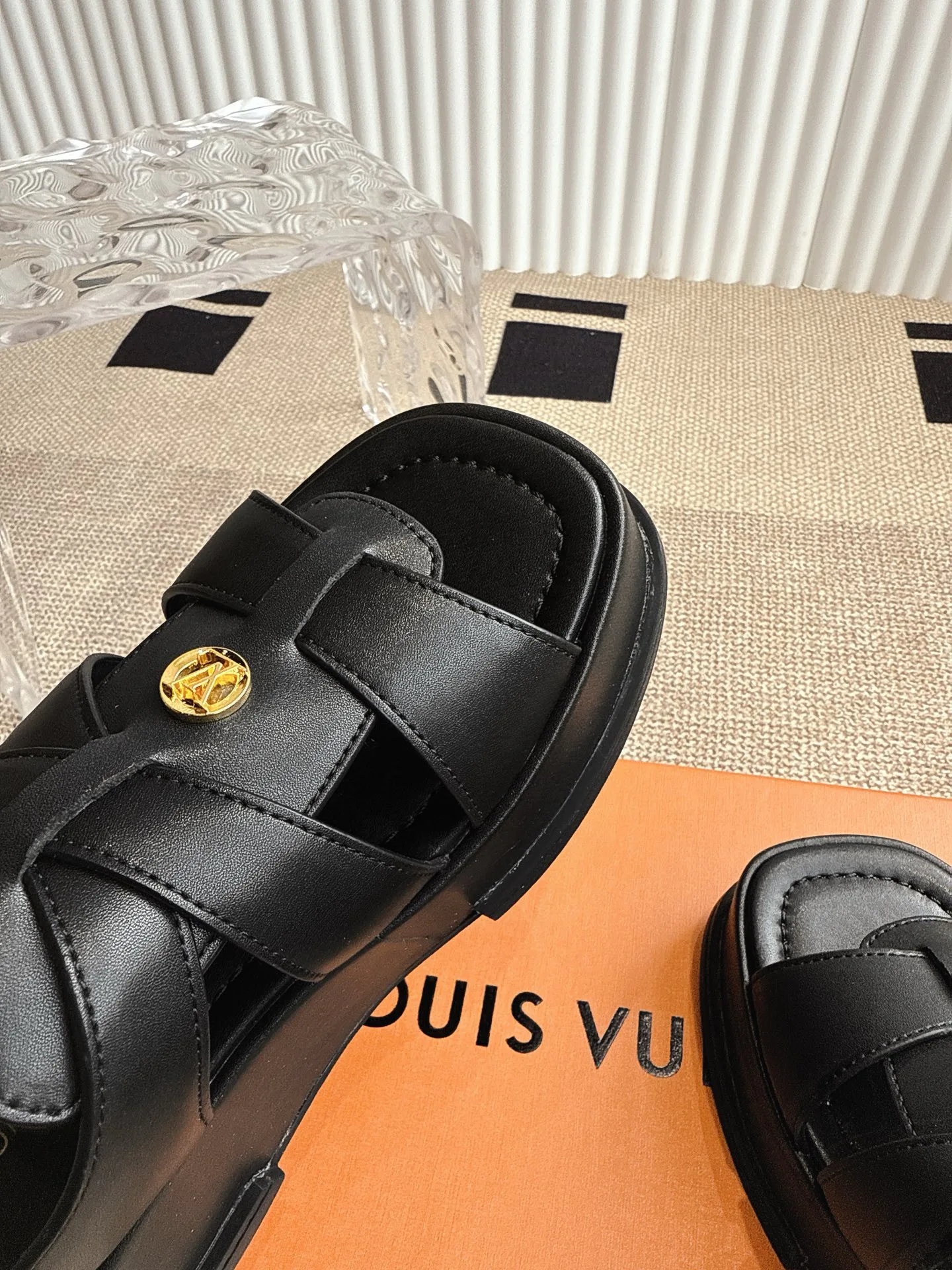 Women's Open-Toe Sandals LOUIS VUITTON 17499594