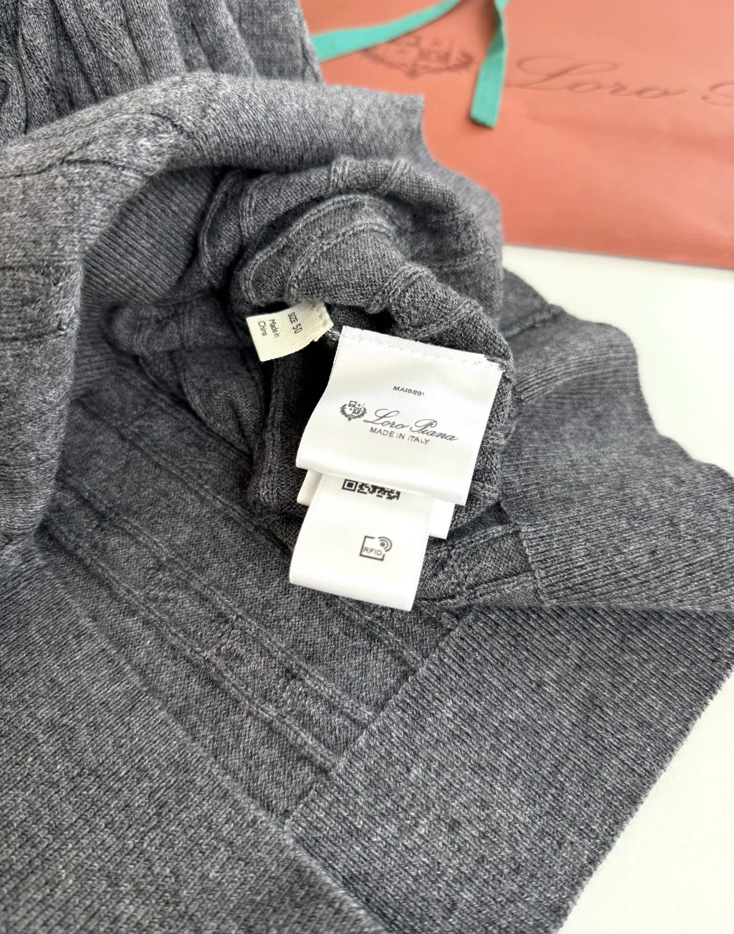 Men's Jumpers And Sweaters LORO PIANA 18396419