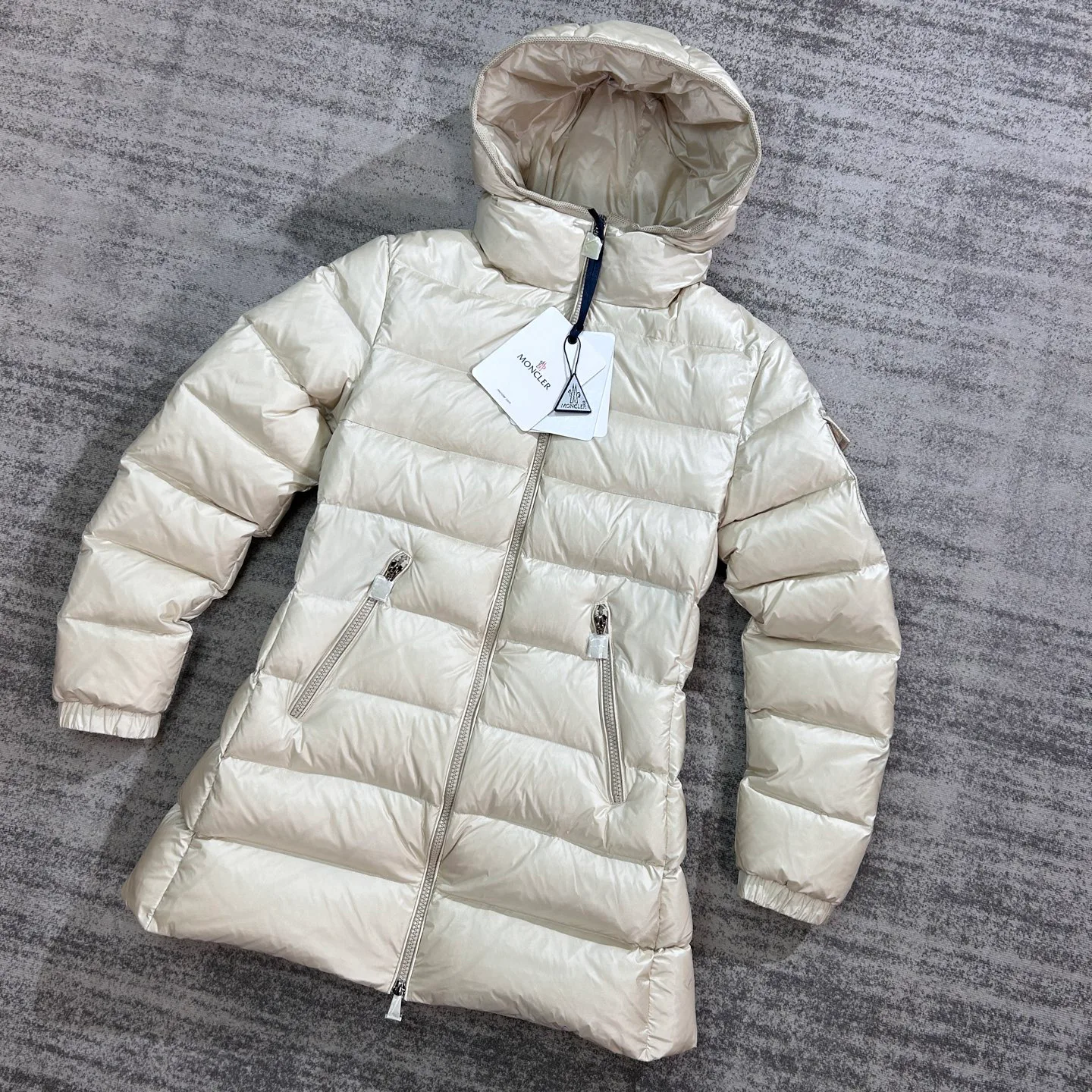 Women's Jackets And Down Jackets MONCLER 18134515