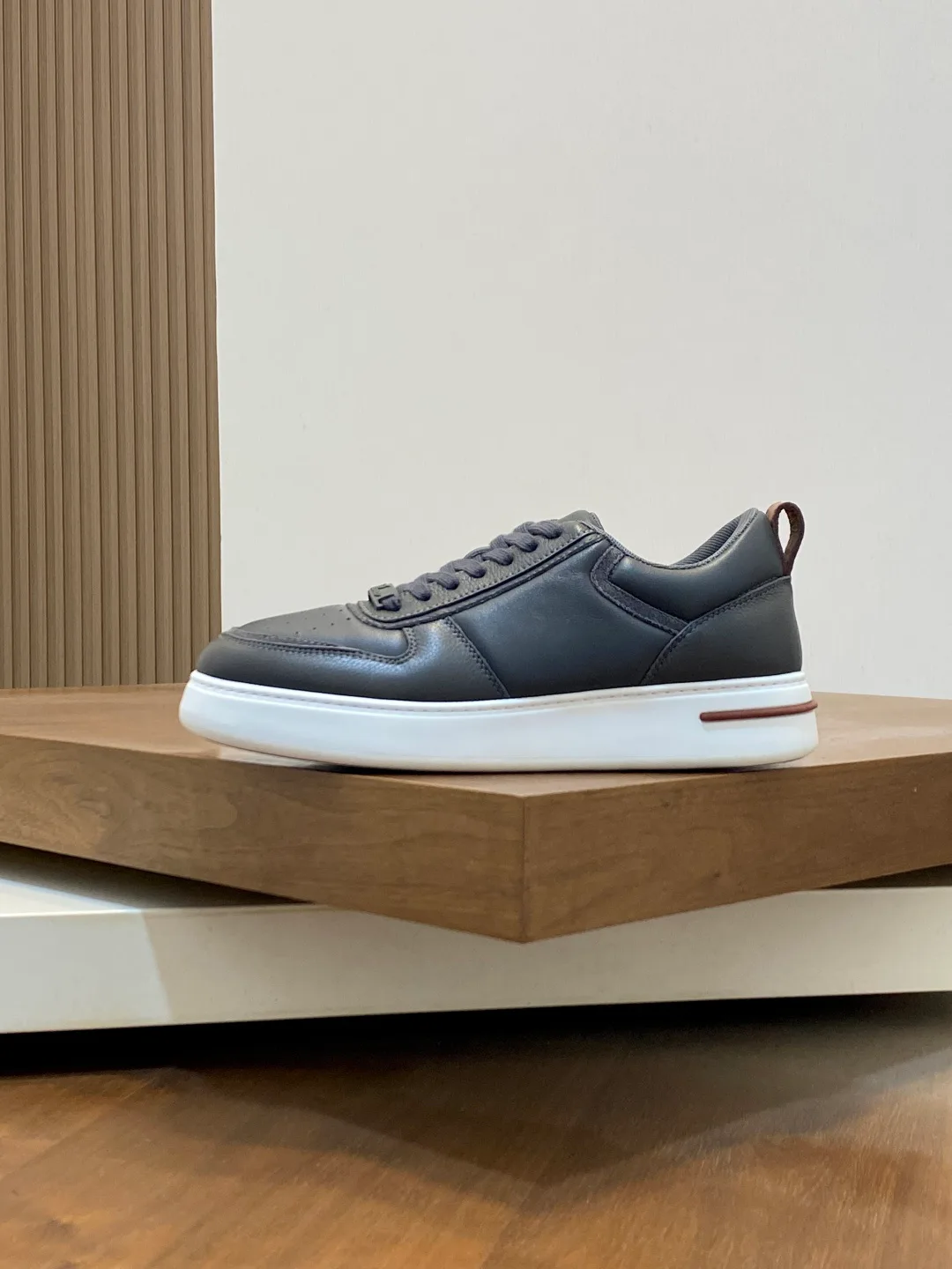 Men's Sneakers LORO PIANA 18079039