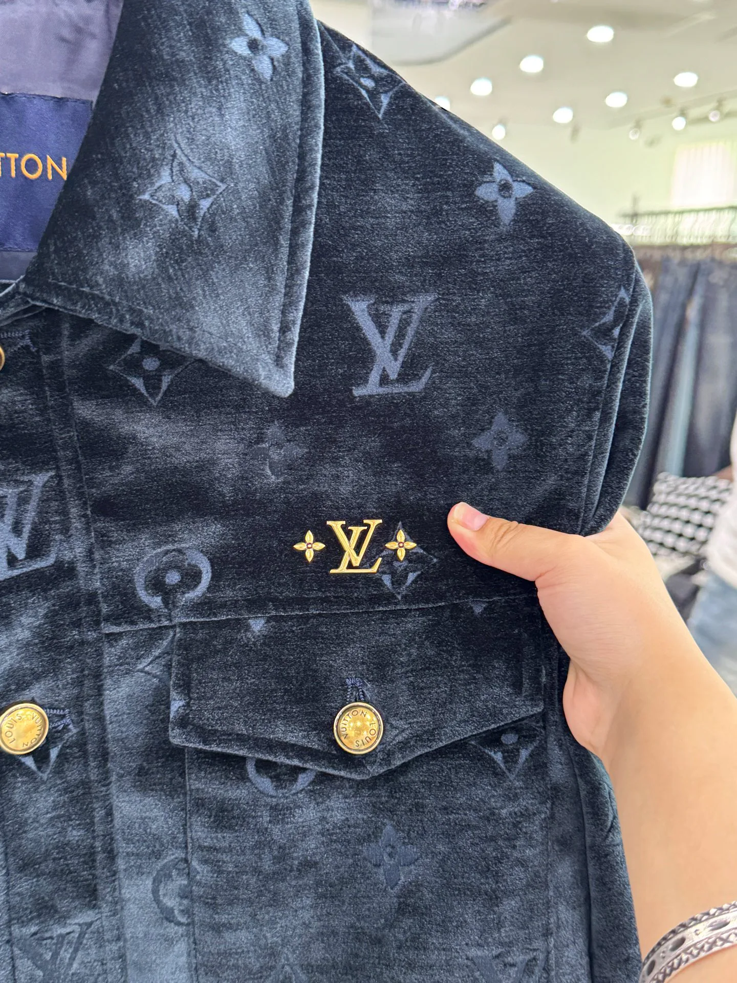 Men's Jackets And Down Jackets LOUIS VUITTON 18084253