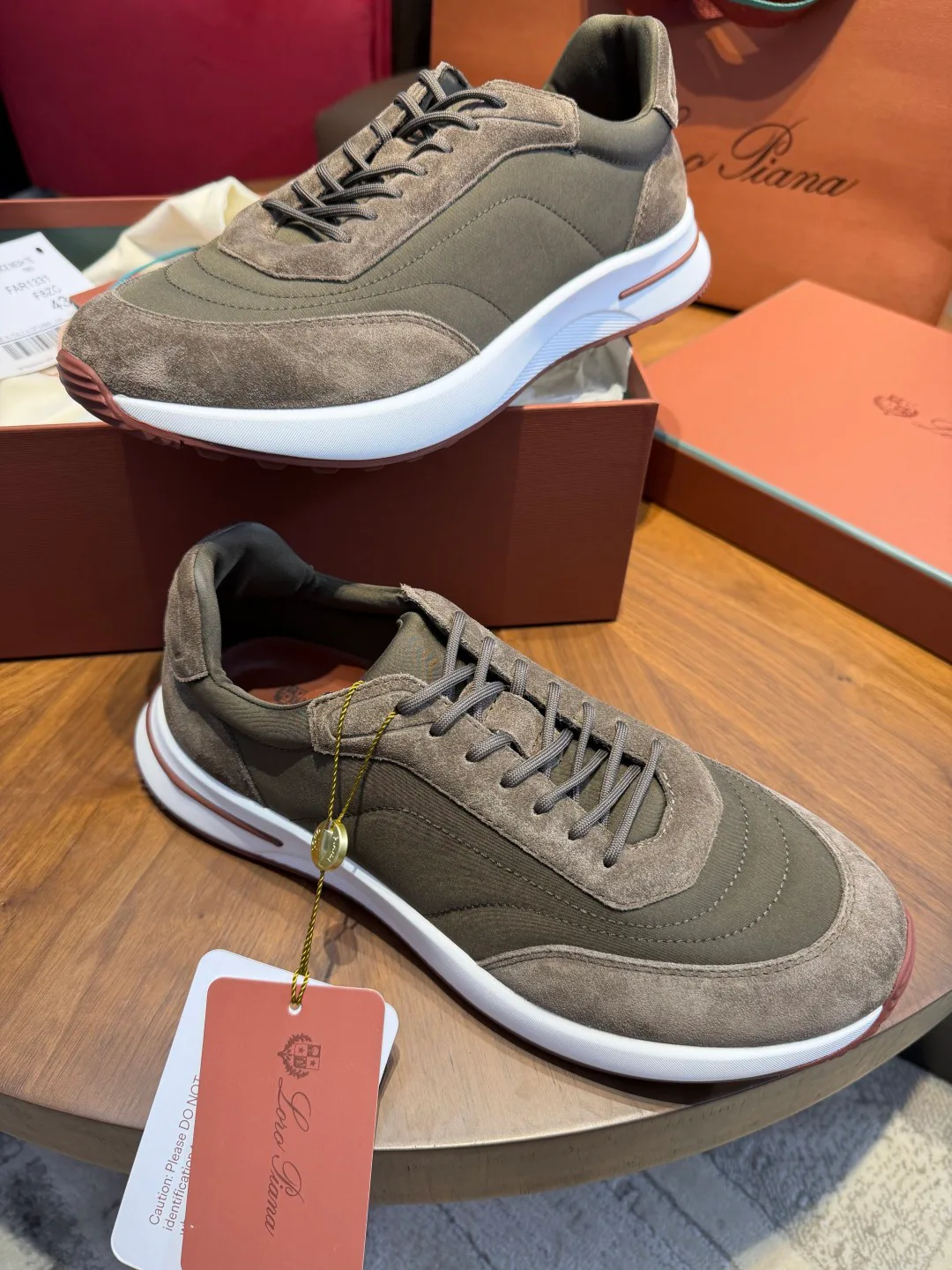 Men's Sneakers LORO PIANA 17973395