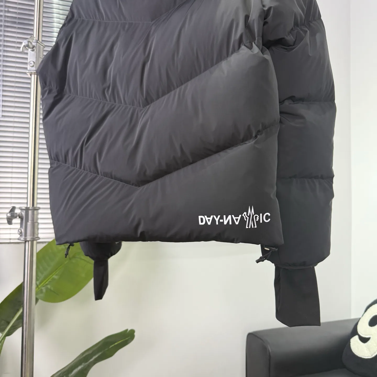 Women's Jackets And Down Jackets MONCLER 18415689