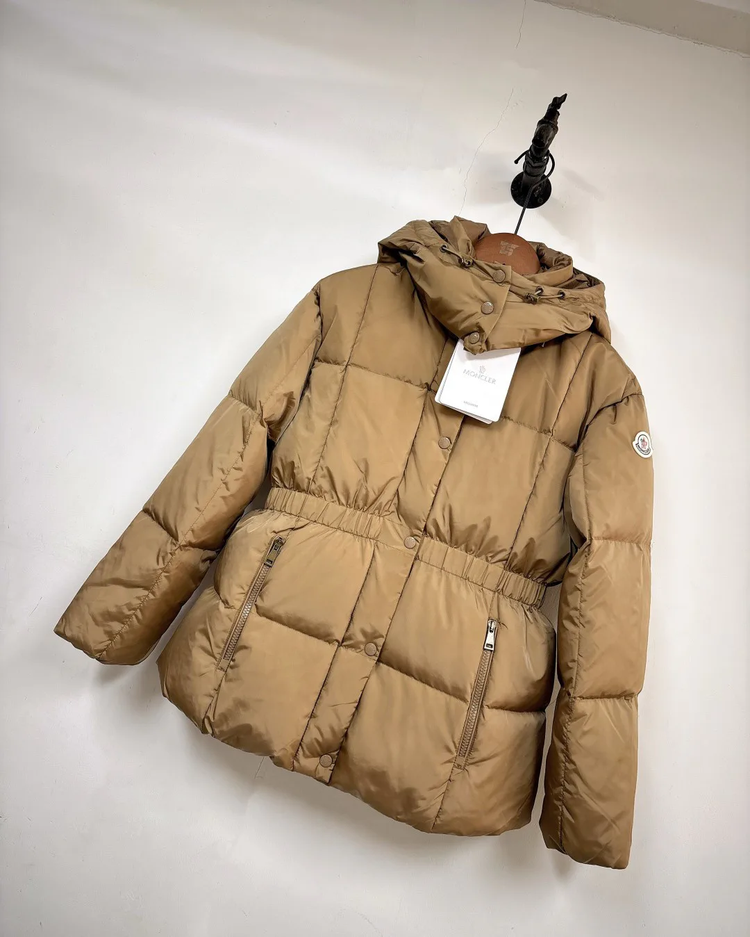 Women's Jackets And Down Jackets MONCLER 17810365