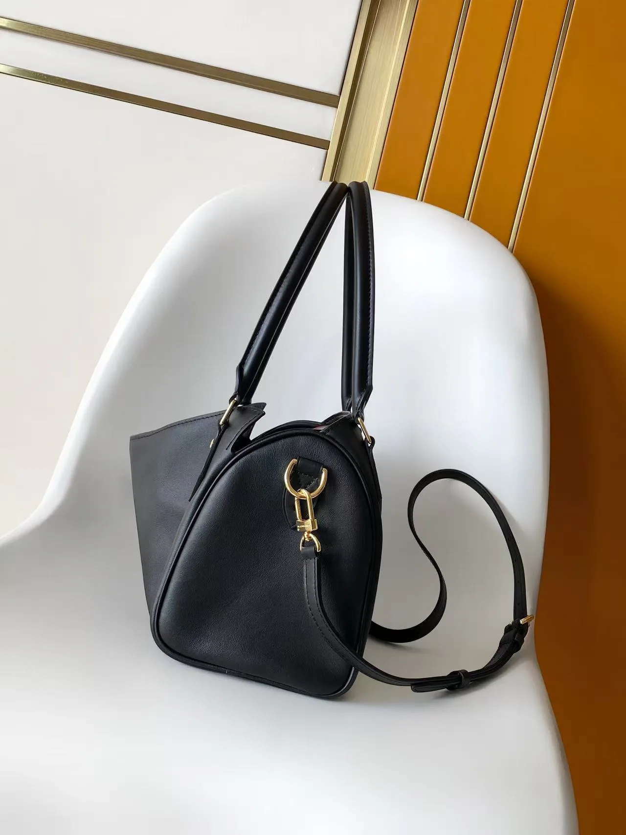 Women's Classic Handbags LOUIS VUITTON 18342253