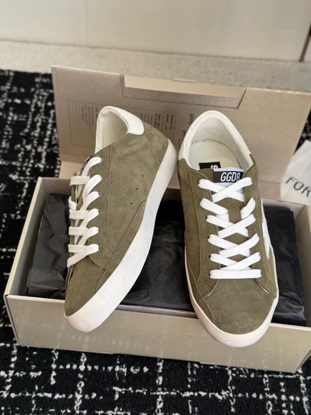 Women's Sneakers GOLDEN GOOSE 18138830