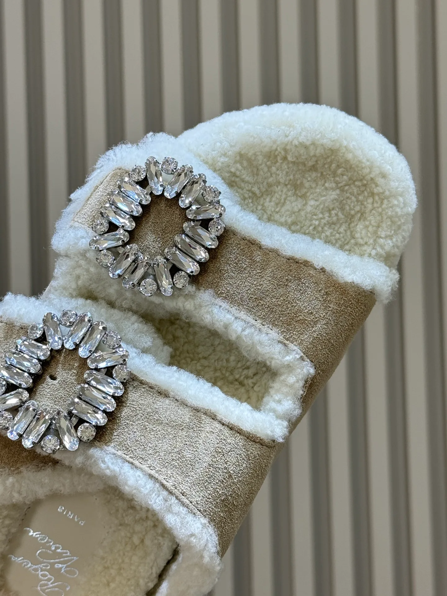 Women's Slippers ROGER VIVIER 17978162