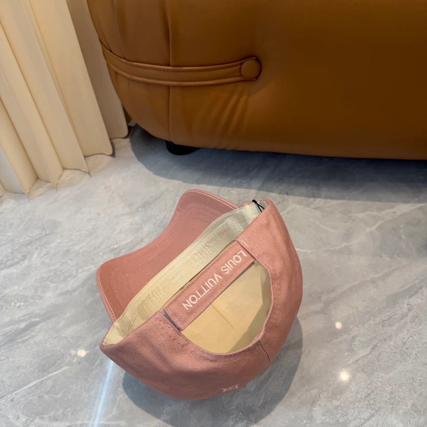 Hats LOUIS VUITTON 17467588