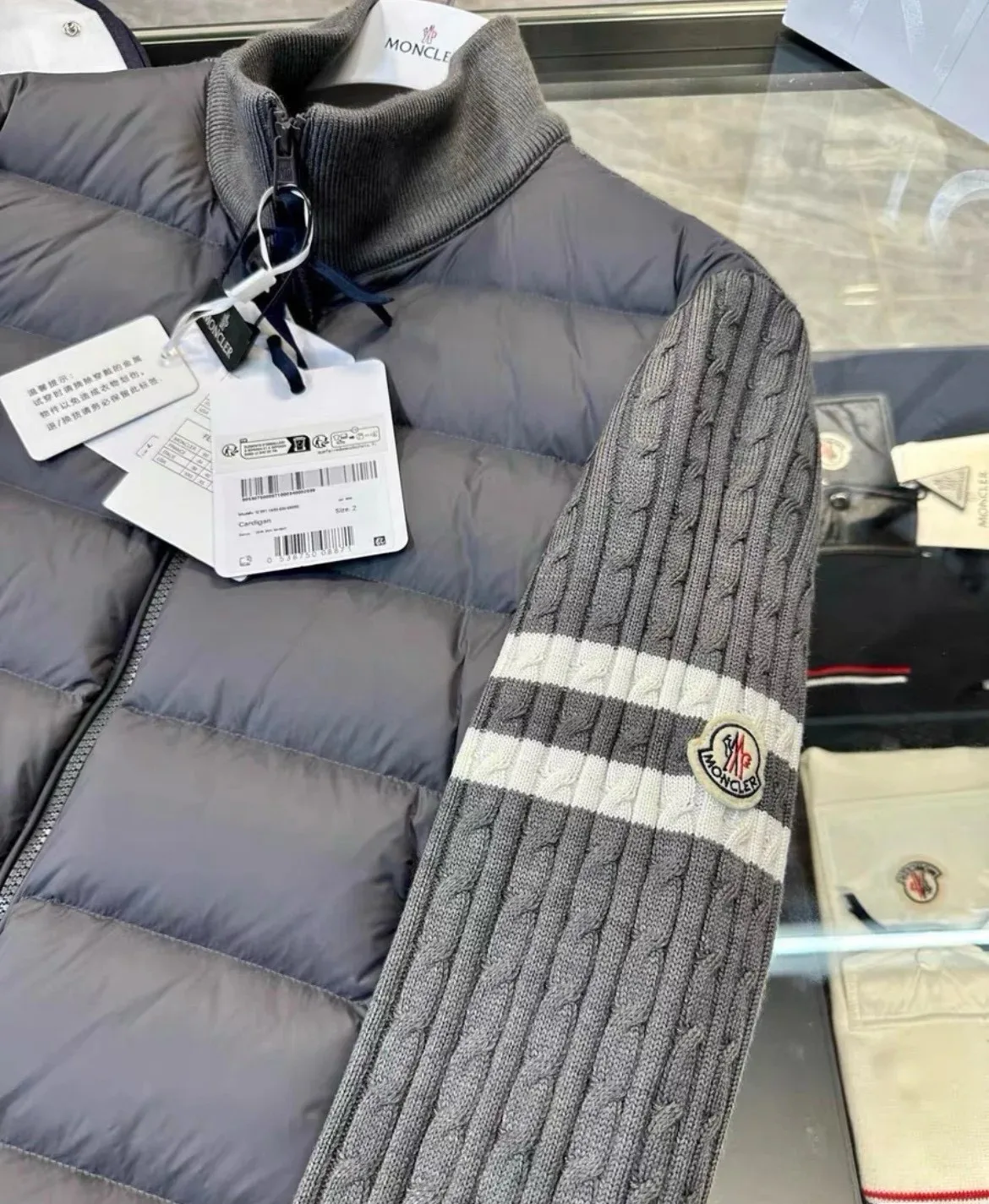 Women's Jackets And Down Jackets MONCLER 18131384