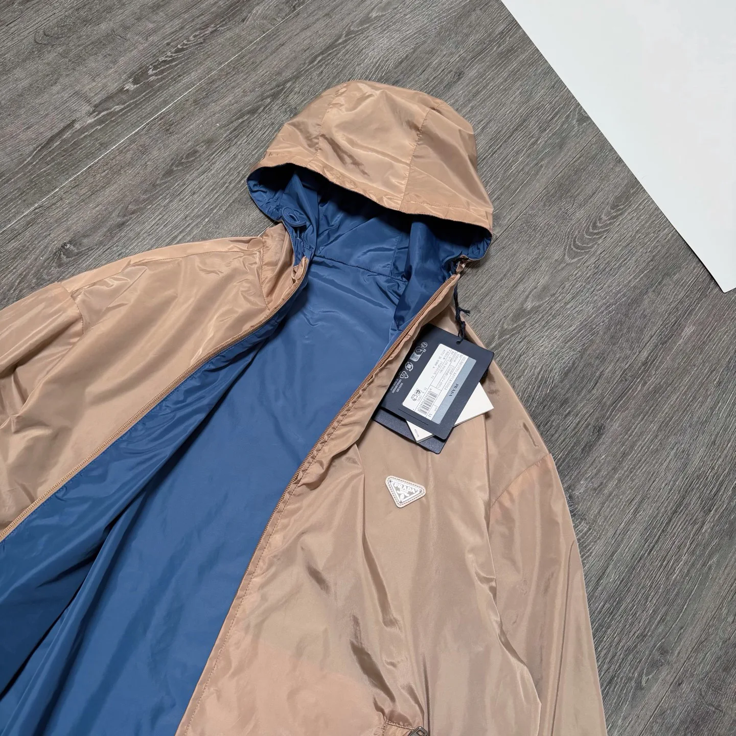 Women's Jackets And Down Jackets PRADA 18052162