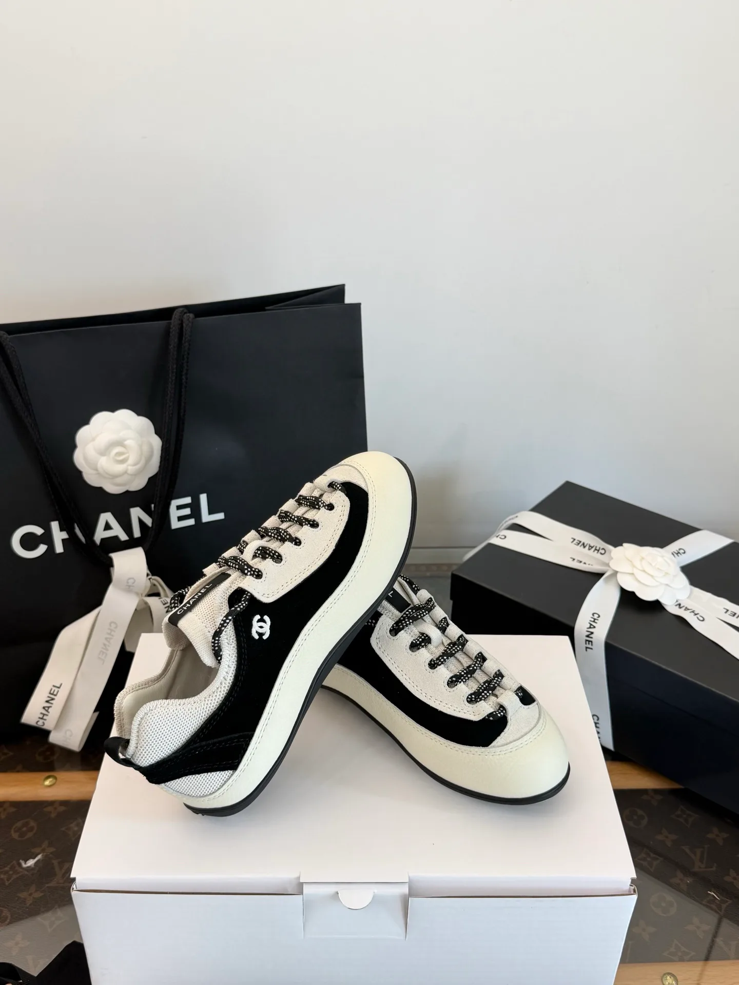 Women's Sneakers CHANEL 18304138