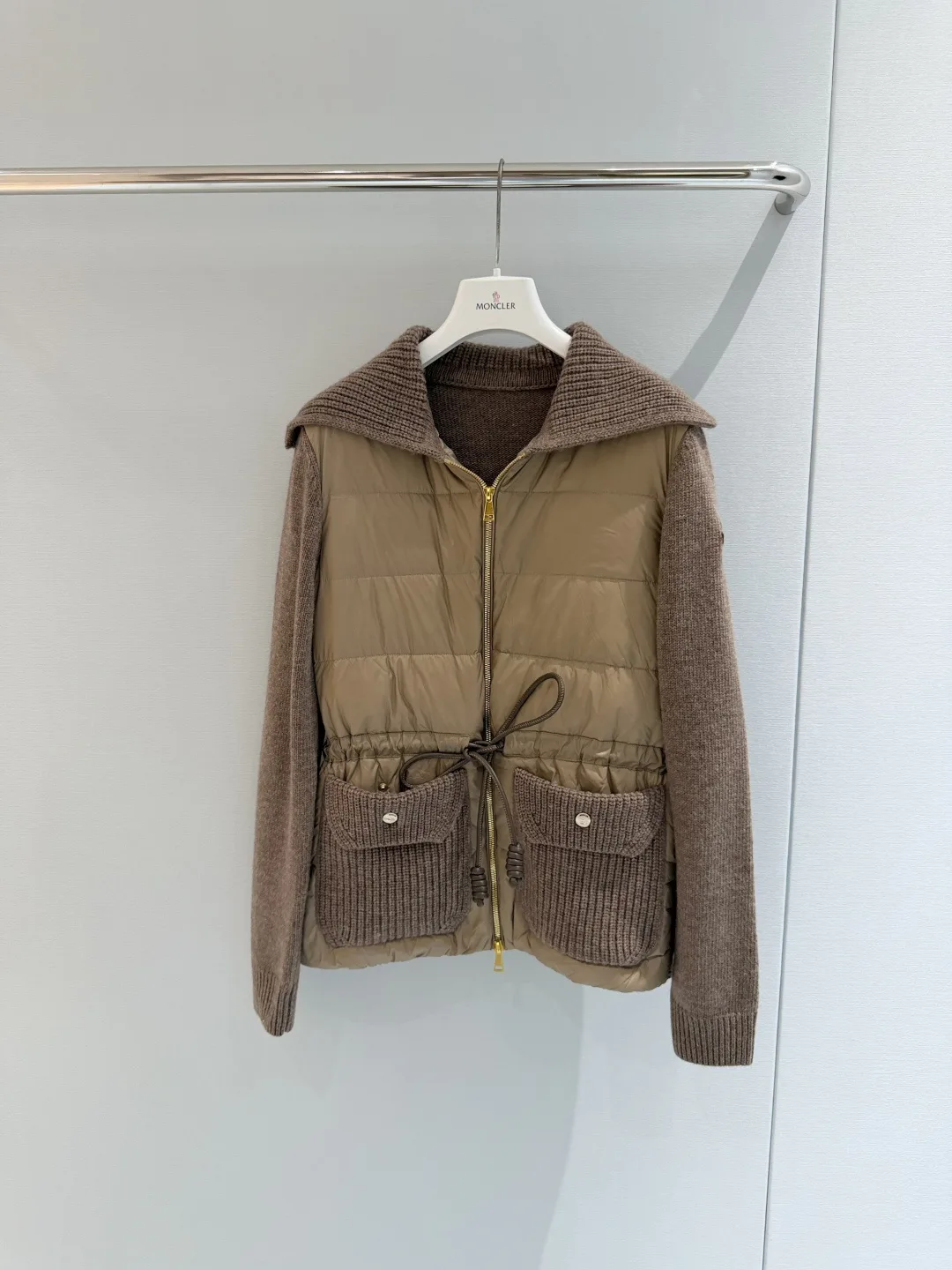 Women's Jackets And Down Jackets MONCLER 18439965