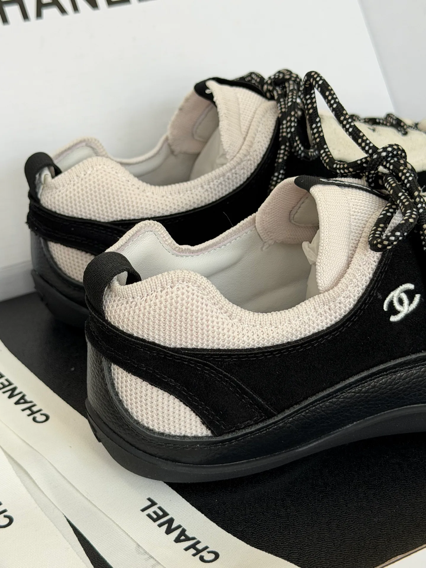 Women's Sneakers CHANEL 18073597