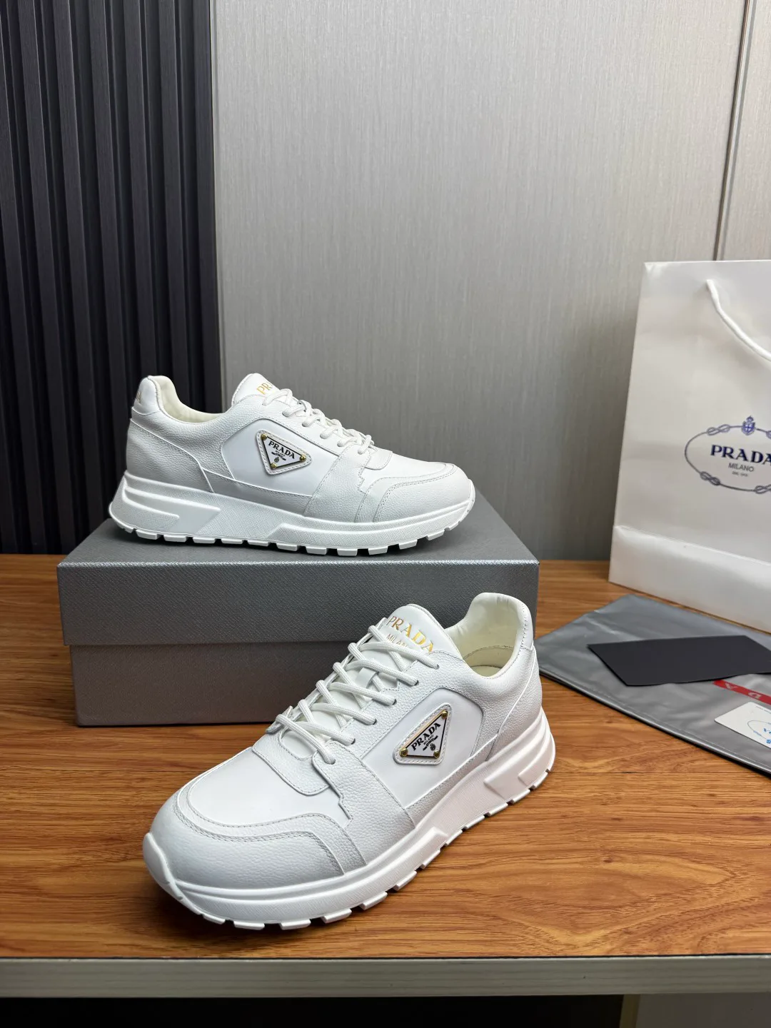 Men's Sneakers PRADA 18418642