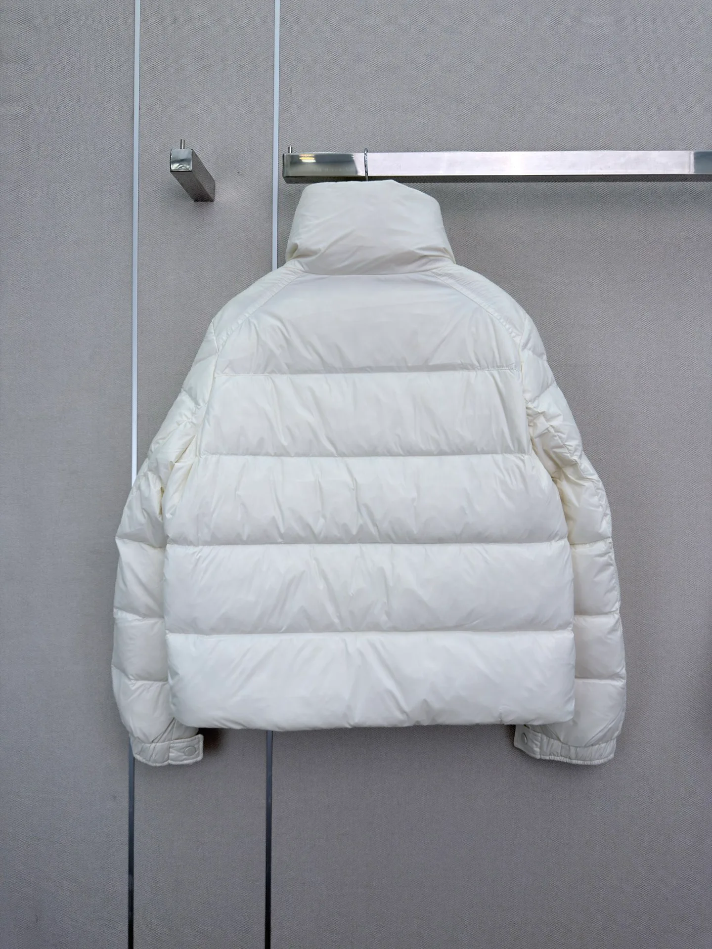Women's Jackets And Down Jackets MONCLER 18439410