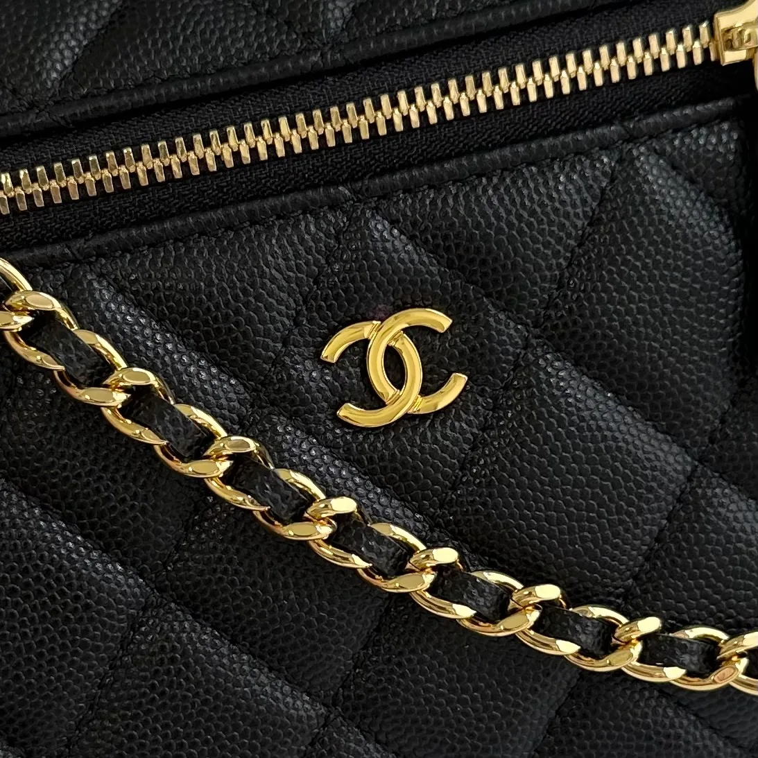 Women's Classic Handbags CHANEL 18186209