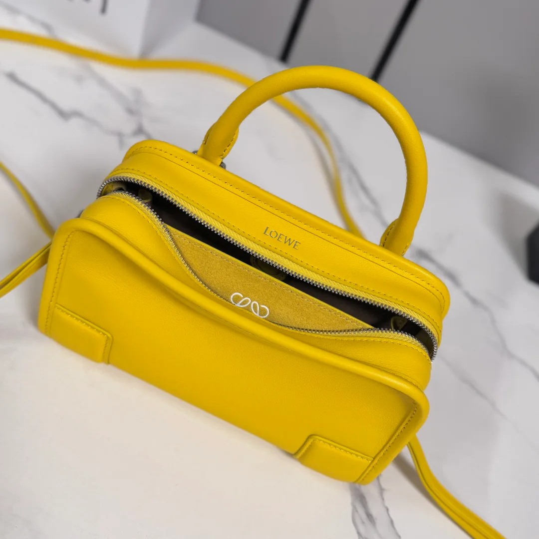 Women's Classic Handbags LOEWE 18004246