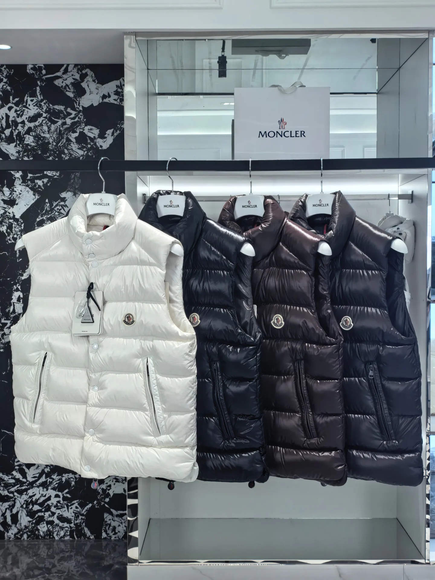 Жилеты Мужские Moncler 18634247