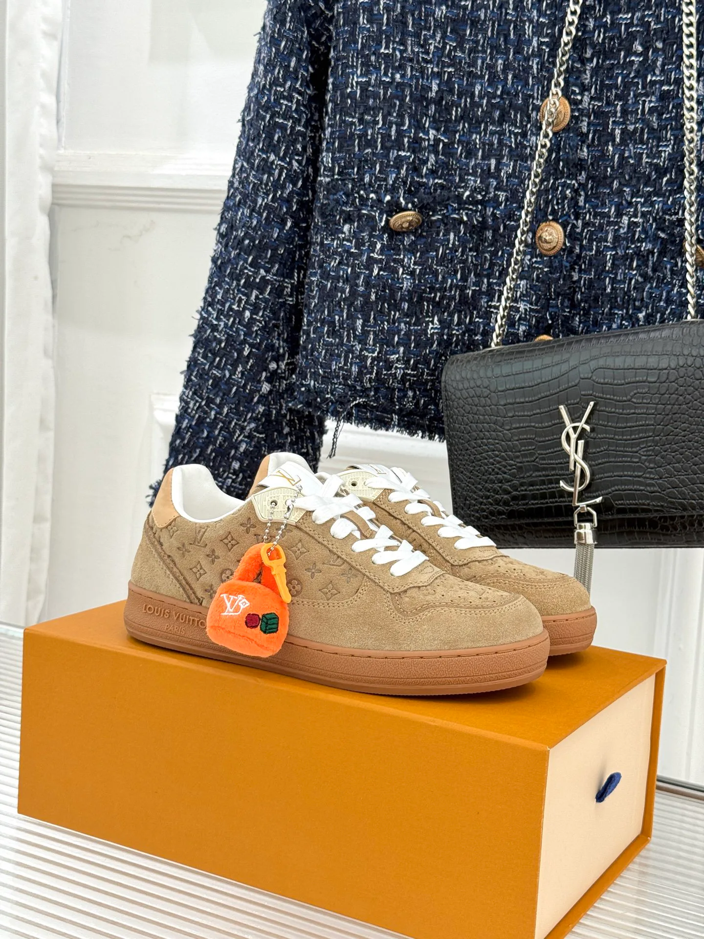 Women's Sneakers LOUIS VUITTON 18036323