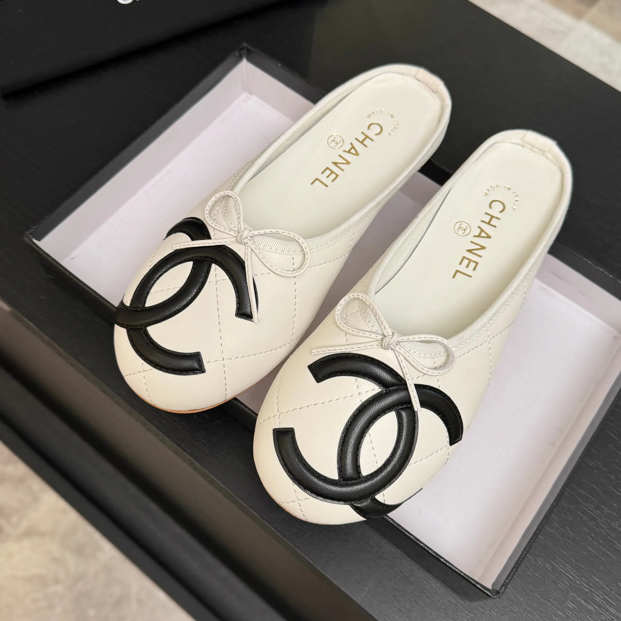 Women's Ballet Flats CHANEL 18063113