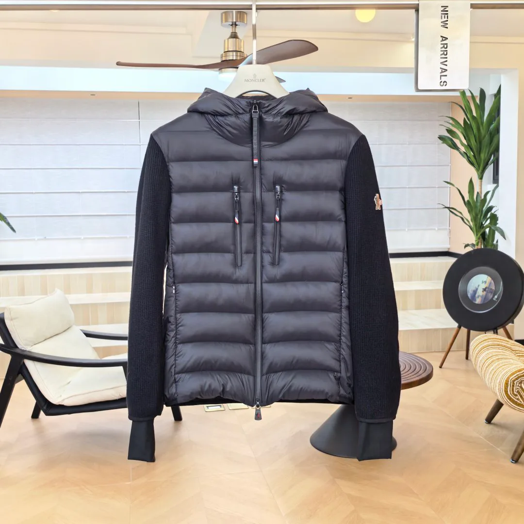 Women's Jackets And Down Jackets MONCLER 18130377
