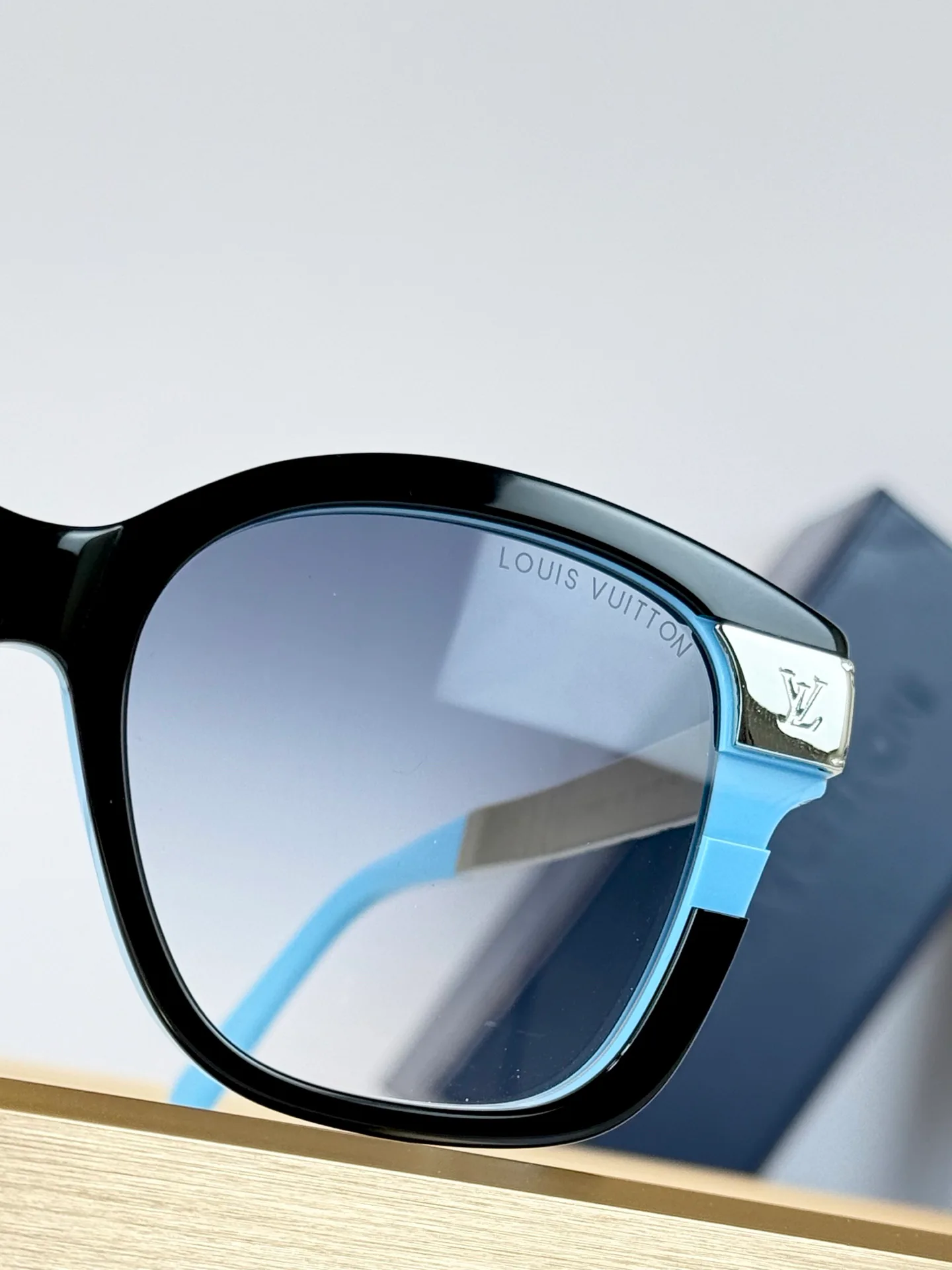 Glasses LOUIS VUITTON 18118323