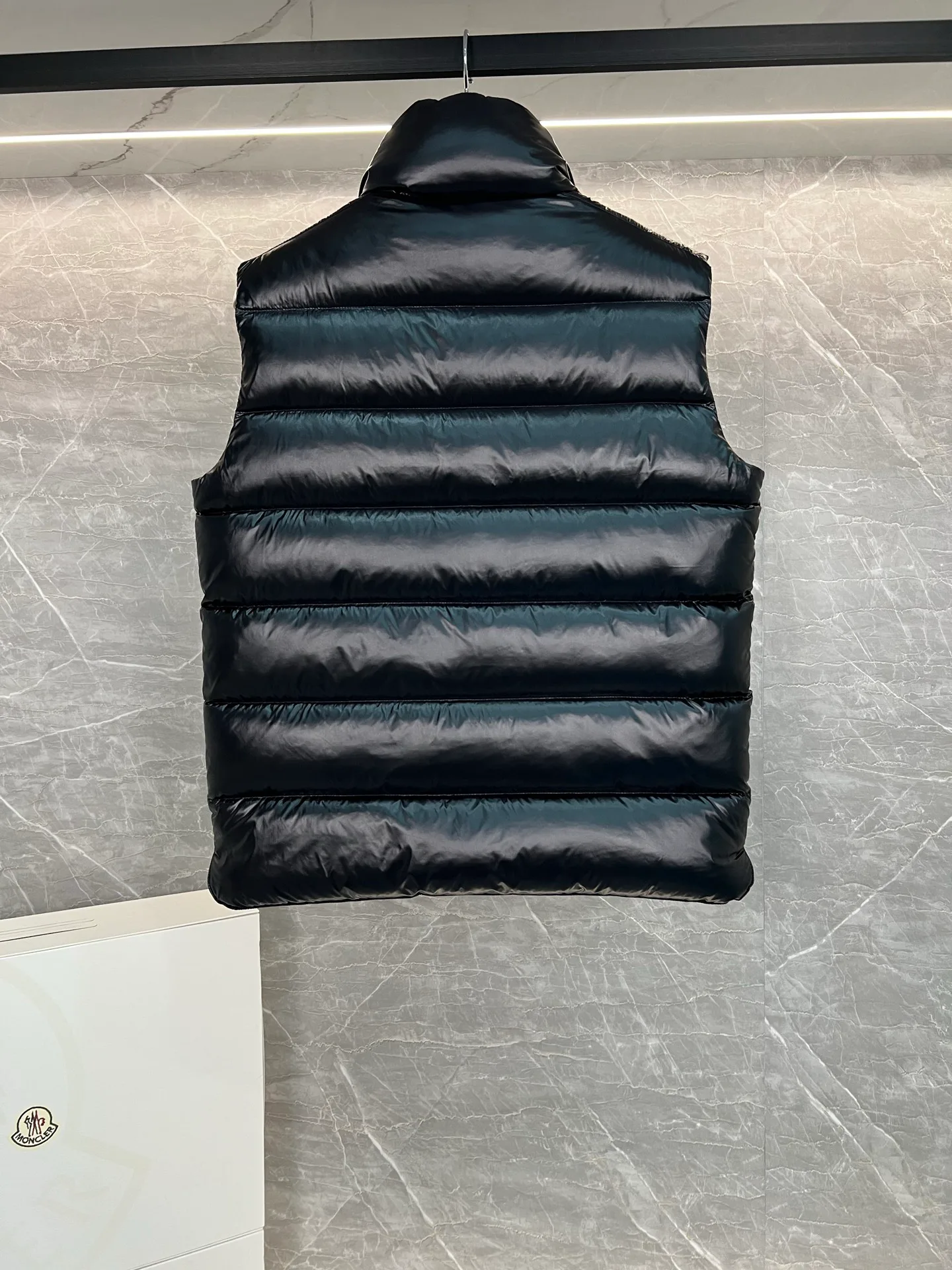 Men's Vests MONCLER 18111358