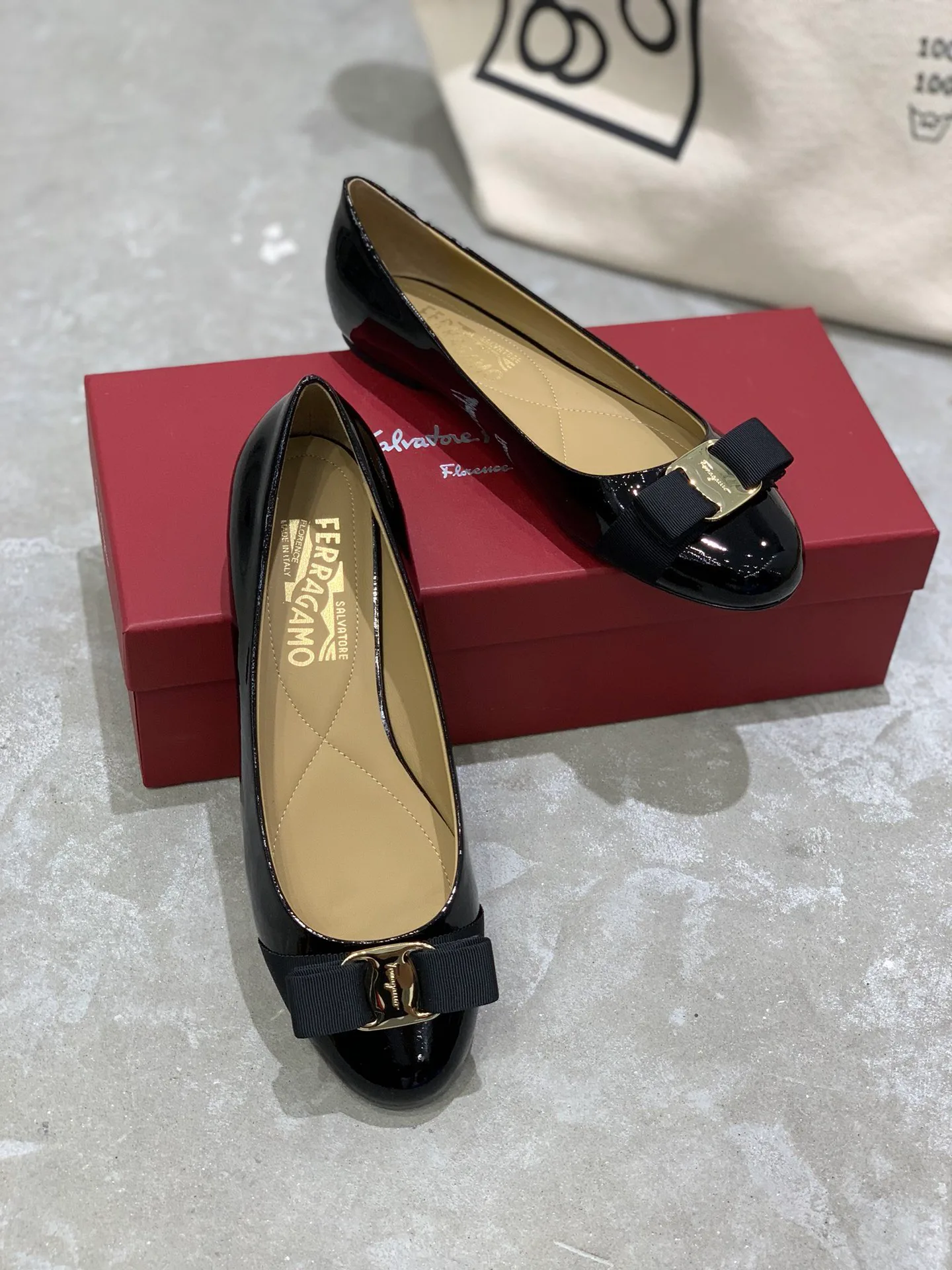 Women's Ballet Flats SALVATORE FERRAGAMO 18340632