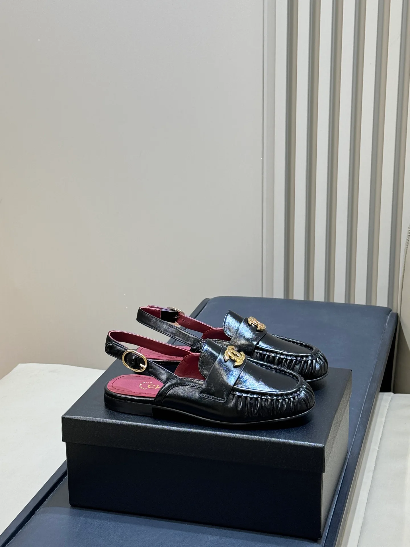 Women's Loafers And Moccasins CHANEL 18073087