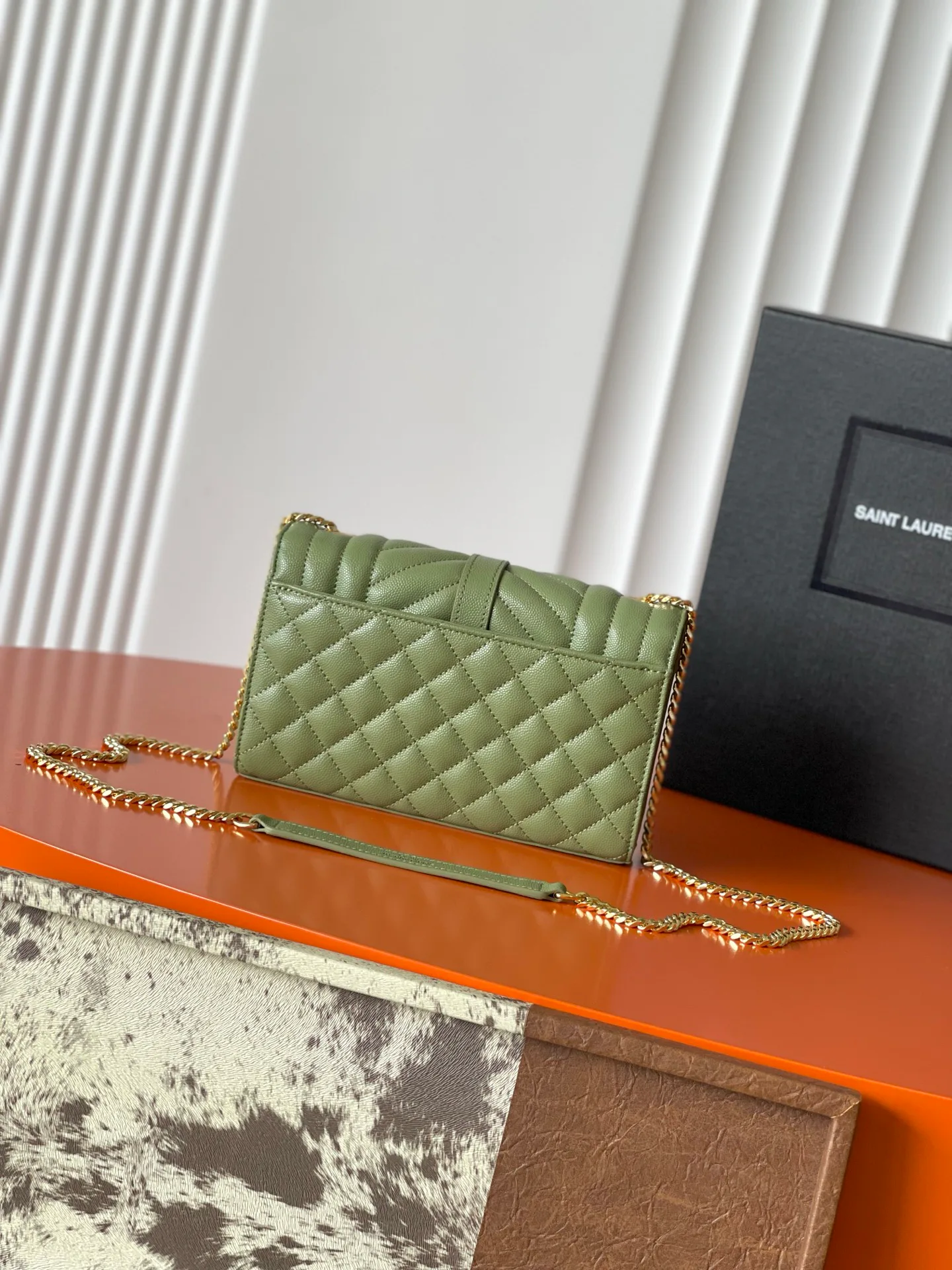 Классические Сумки Женские Saint Laurent 18610972