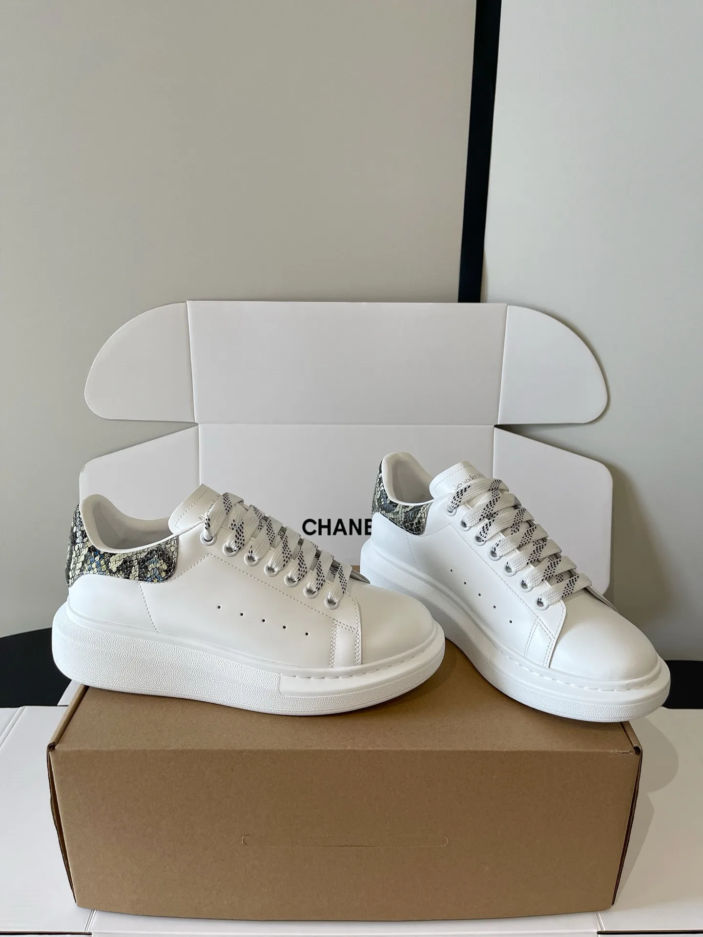 Women's Sneakers ALEXANDER MCQUEEN 17898878