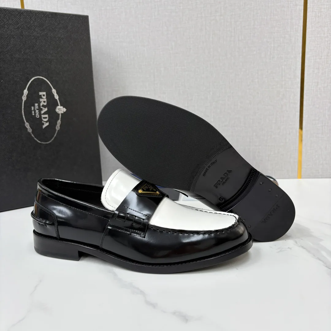 Men's Loafers And Dress Shoes PRADA 18367968