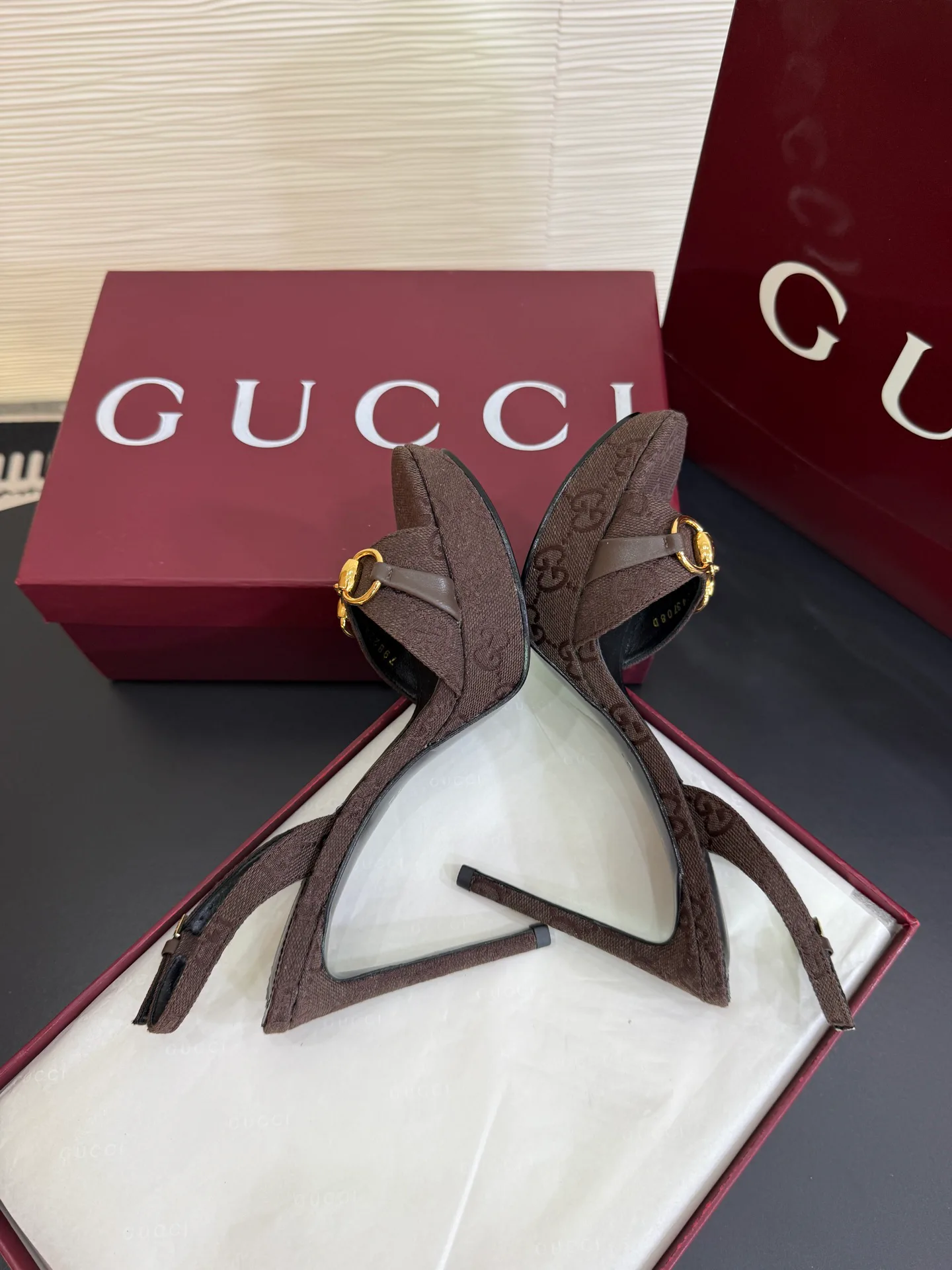 Women's Open-Toe Sandals GUCCI 18071184