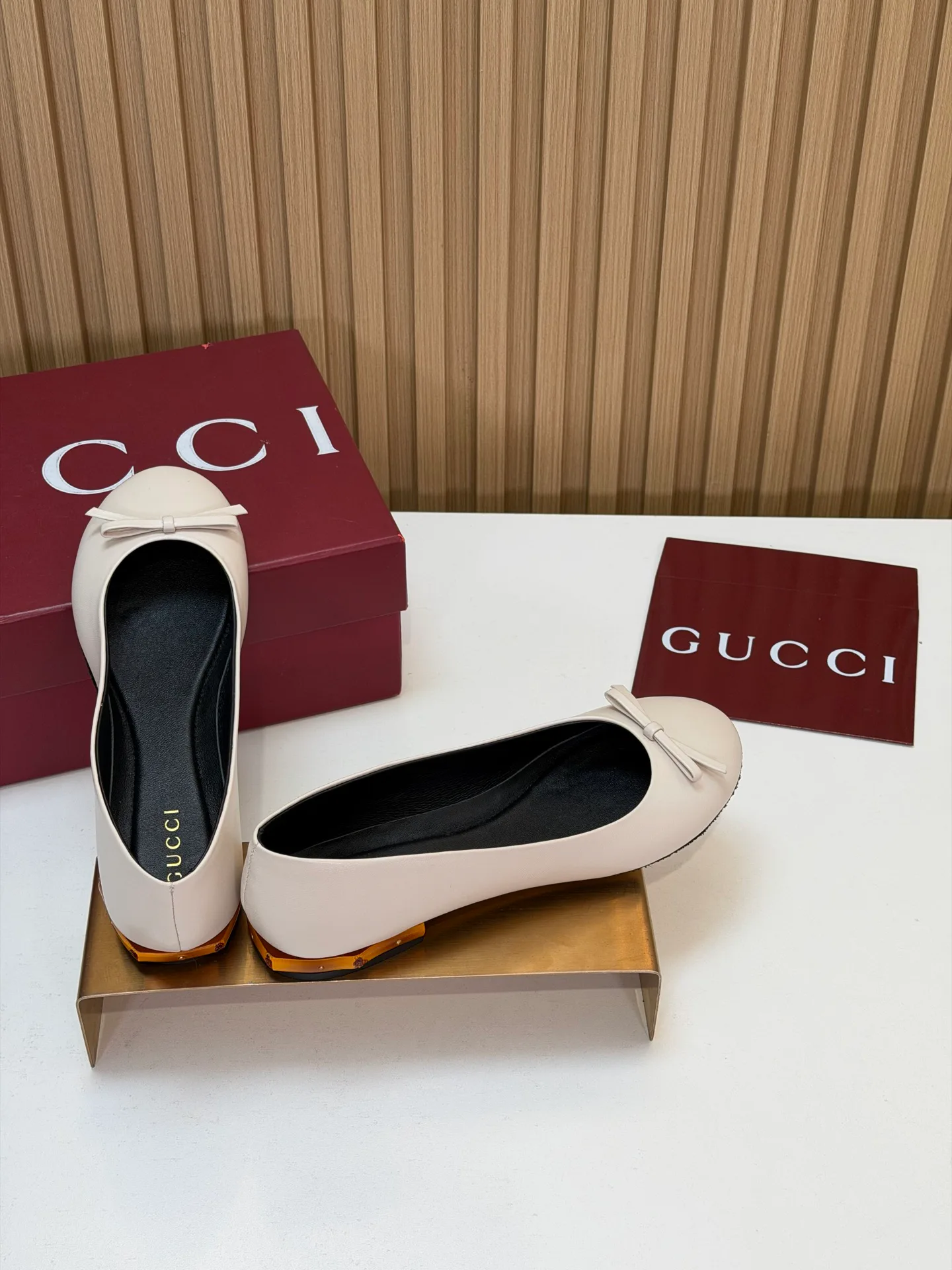 Women's Ballet Flats GUCCI 18083633