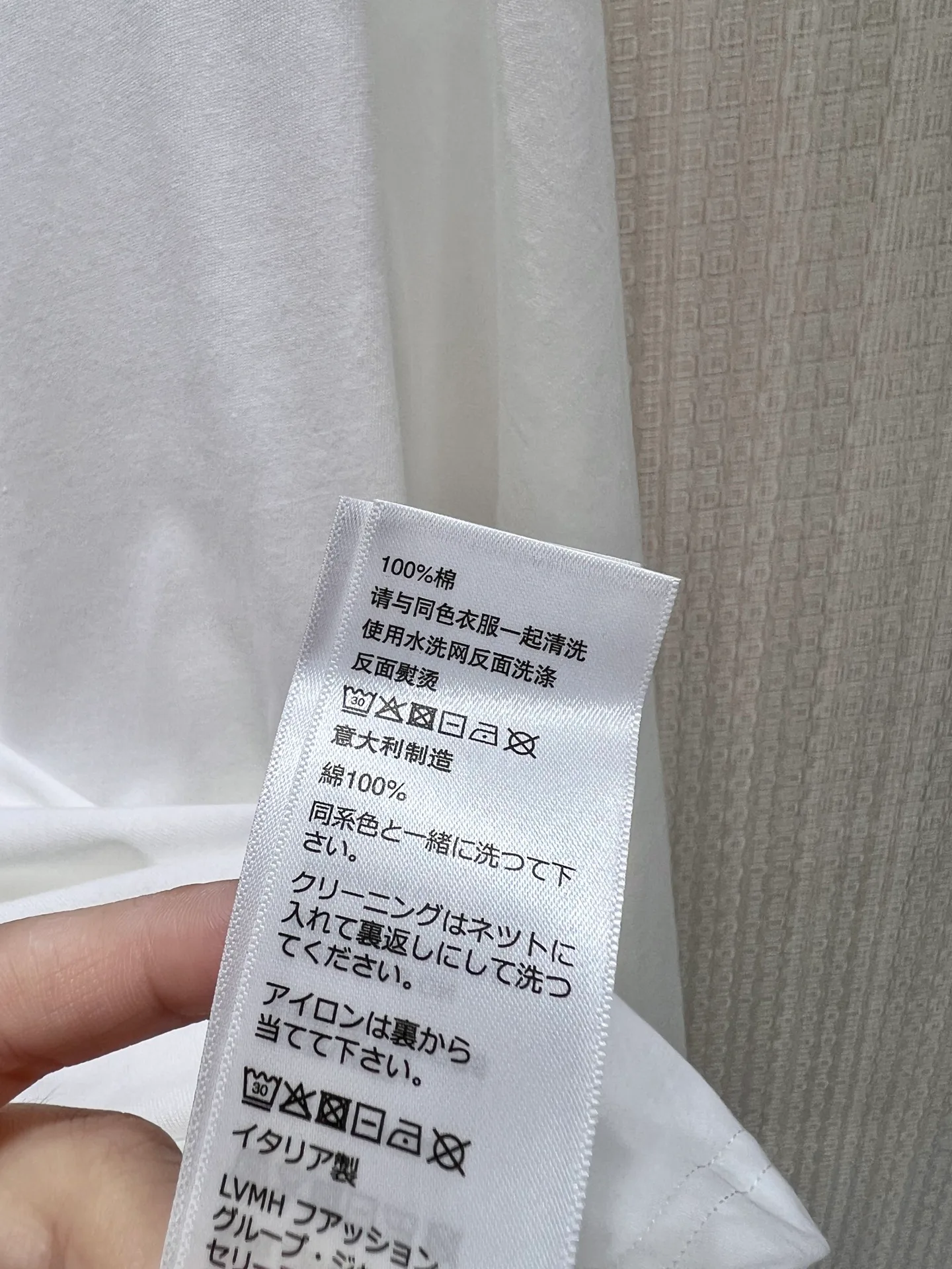 Women's T-Shirts CELINE 17513543