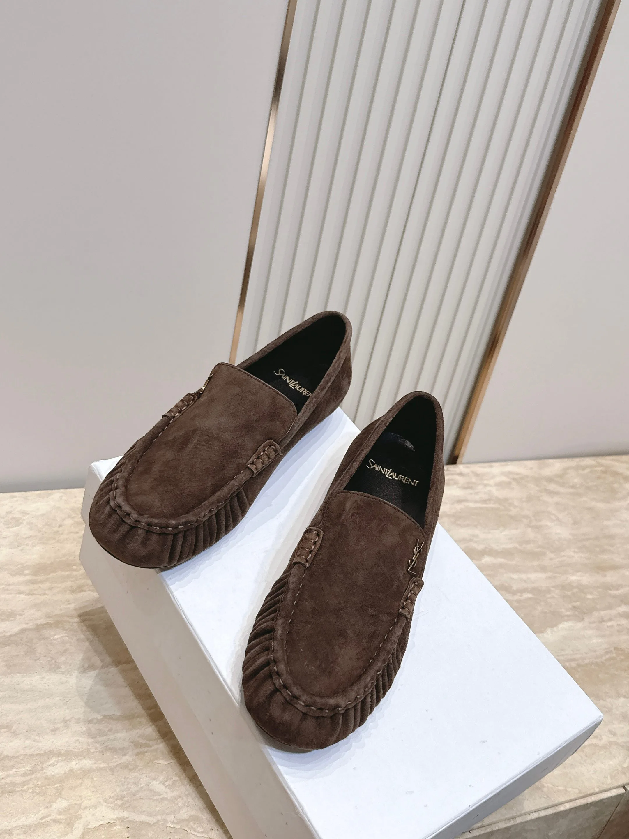 Women's Loafers And Moccasins SAINT LAURENT 17701335