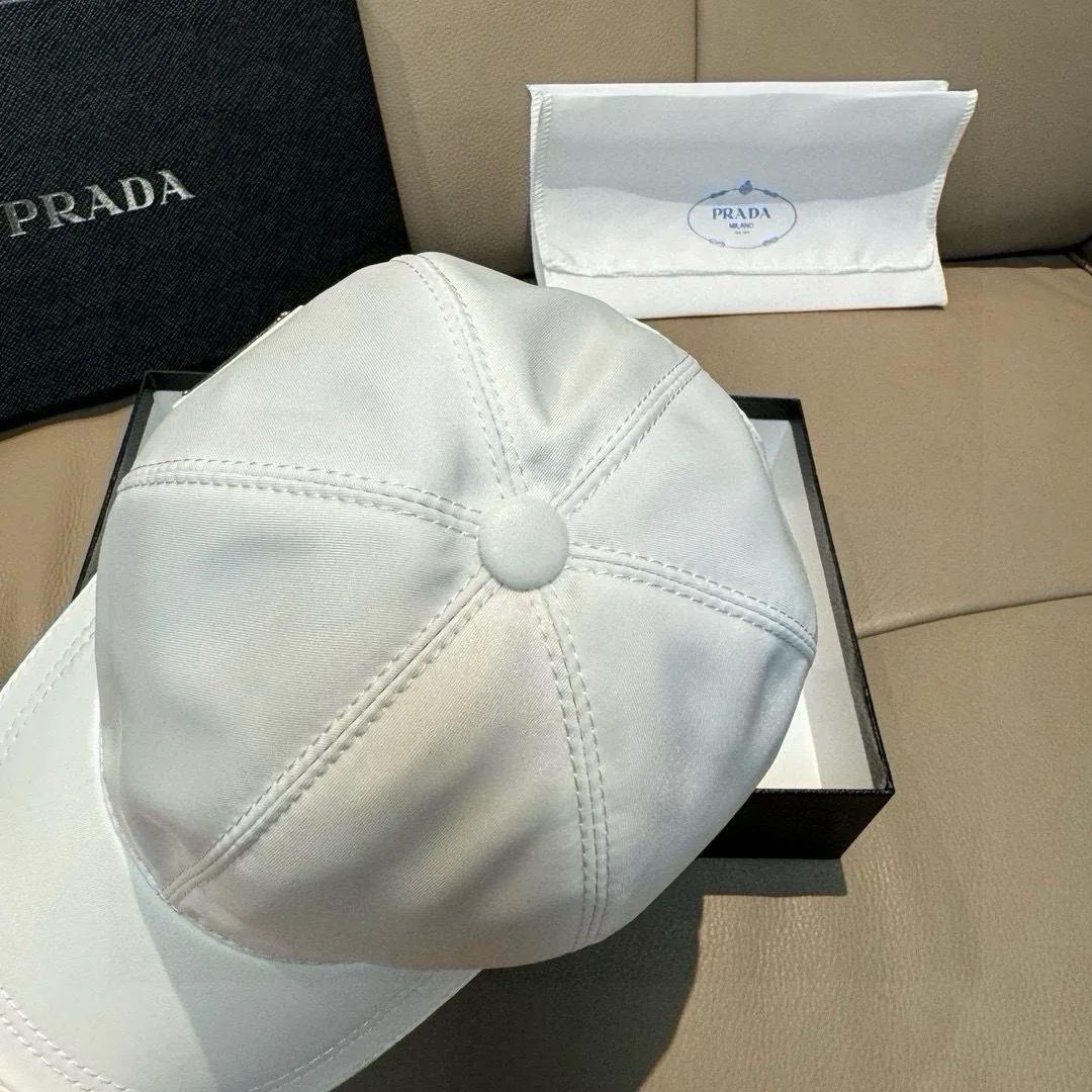 Hats PRADA 17604797